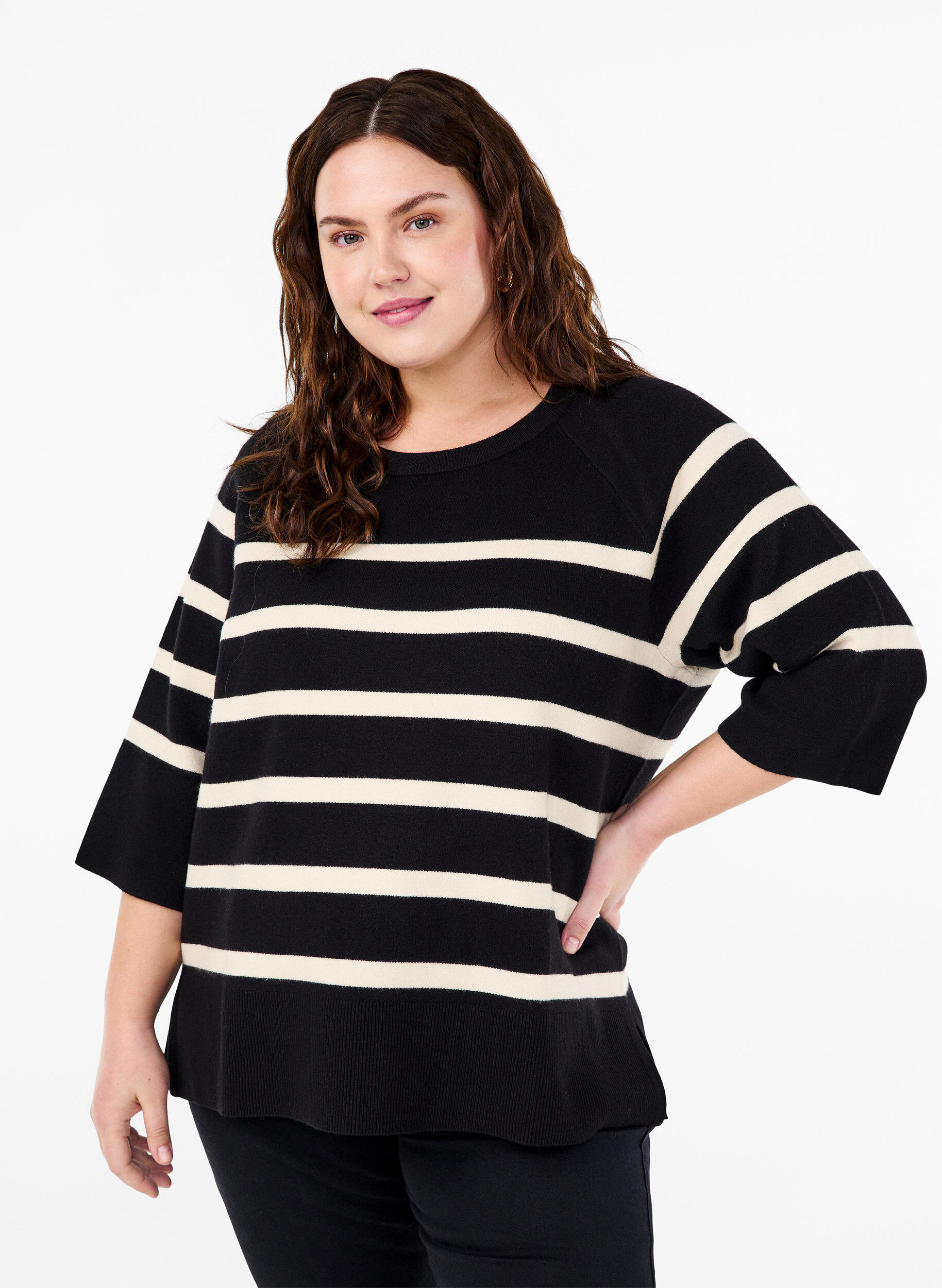 Zizzi Chemisier ray&eacute; en tricot &agrave; manches 3/4, Black Birch Stripes, Model image number 0