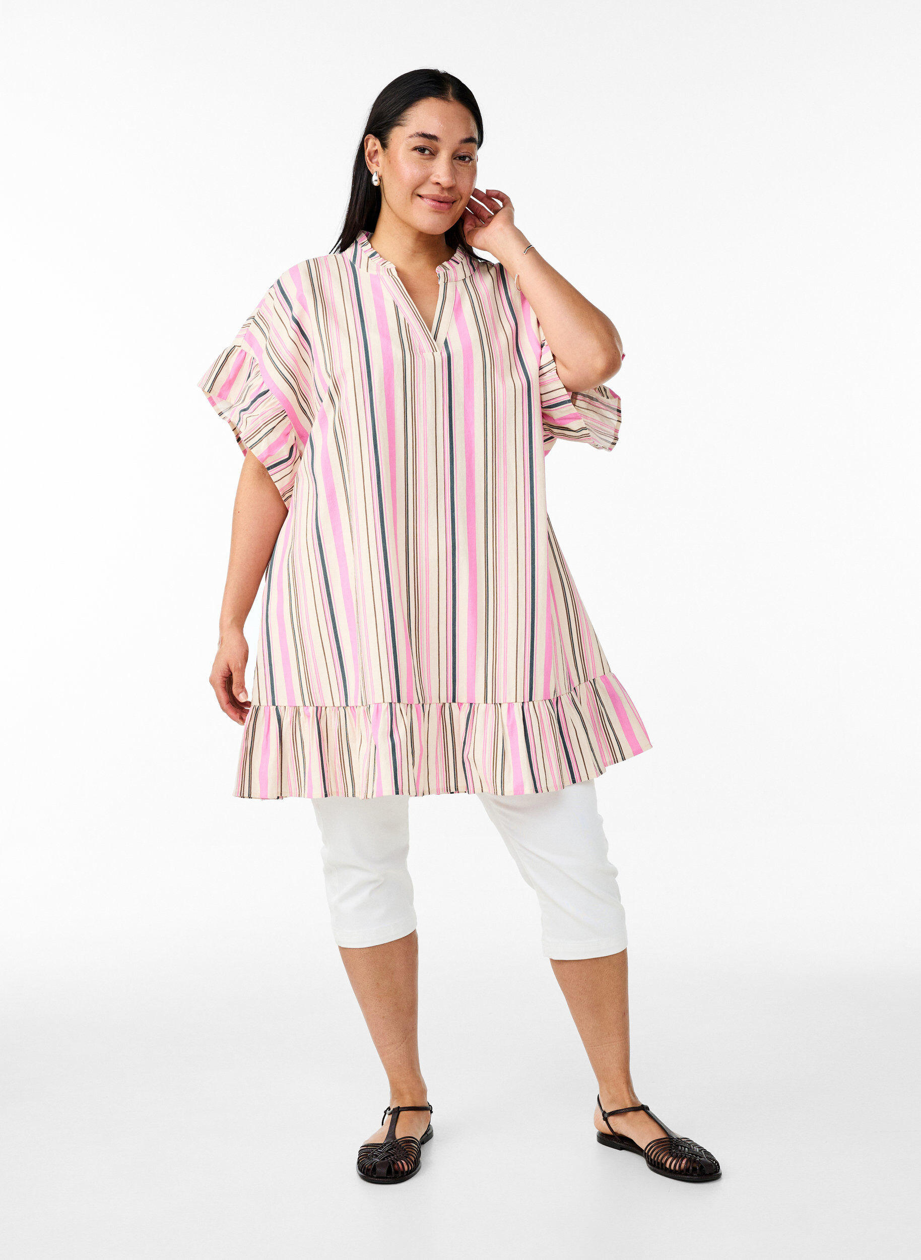 Zizzi Tunique avec col en V et volants, Vanille, Model image number 1