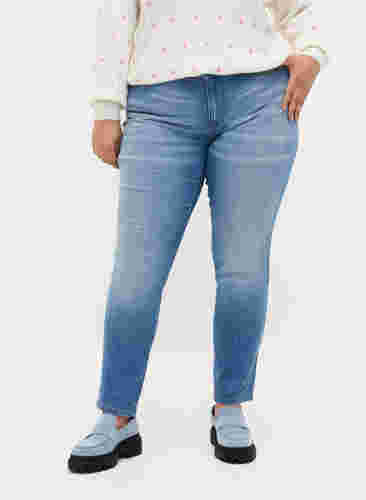 Emily jeans met slanke pasvorm en normale taille, Blue denim, Model image number 2