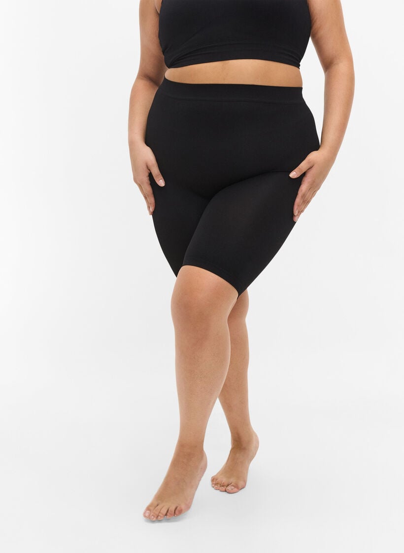 Naadloos fietsshortje, Zwart, Model image number 3