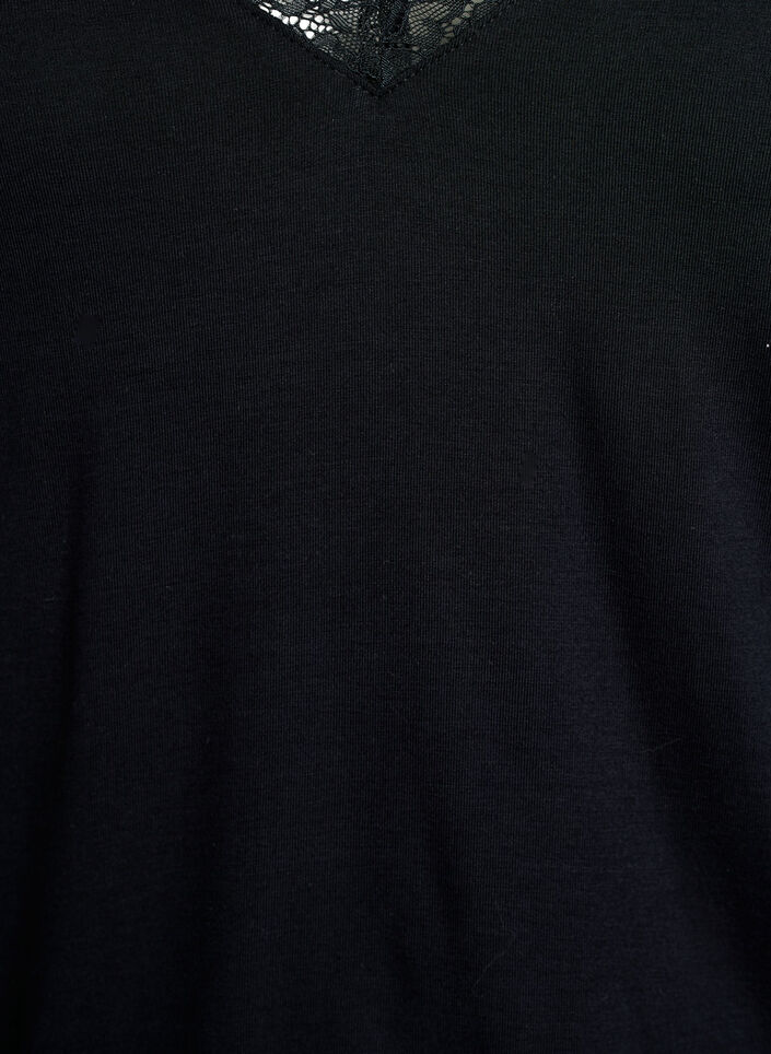 Blouse en viscose avec d&eacute;tails en dentelle et col en V, Noir, Packshot image number 2