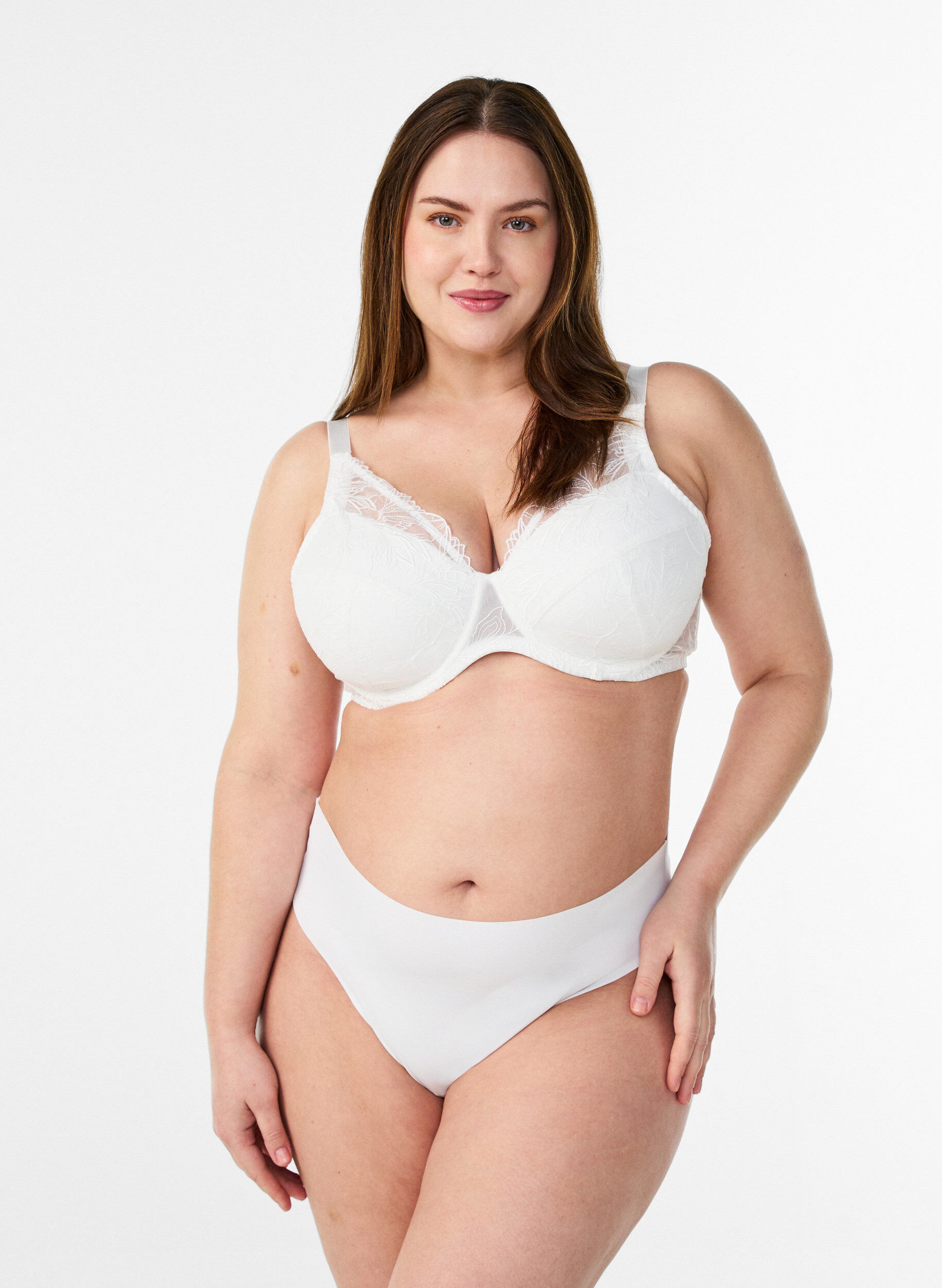 ZizziSoutien-gorge rembourr&eacute; en dentelle avec armatures, Blanc, Model image number 1