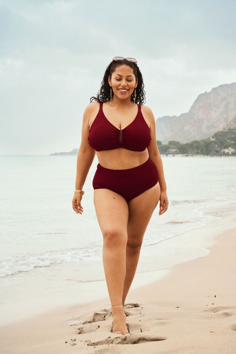 Bikini met nieuwe details, , Model