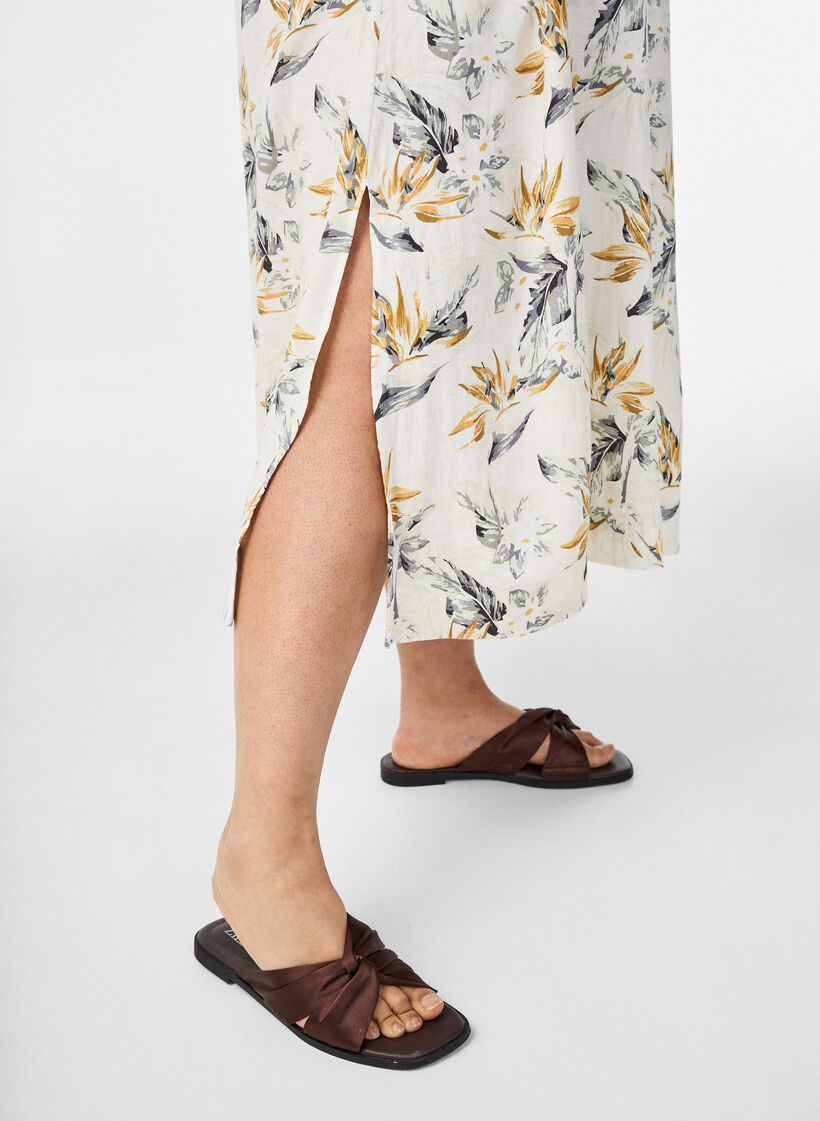 Robe midi en lin et viscose avec manches mi-longues, Blanc, Model image number 2