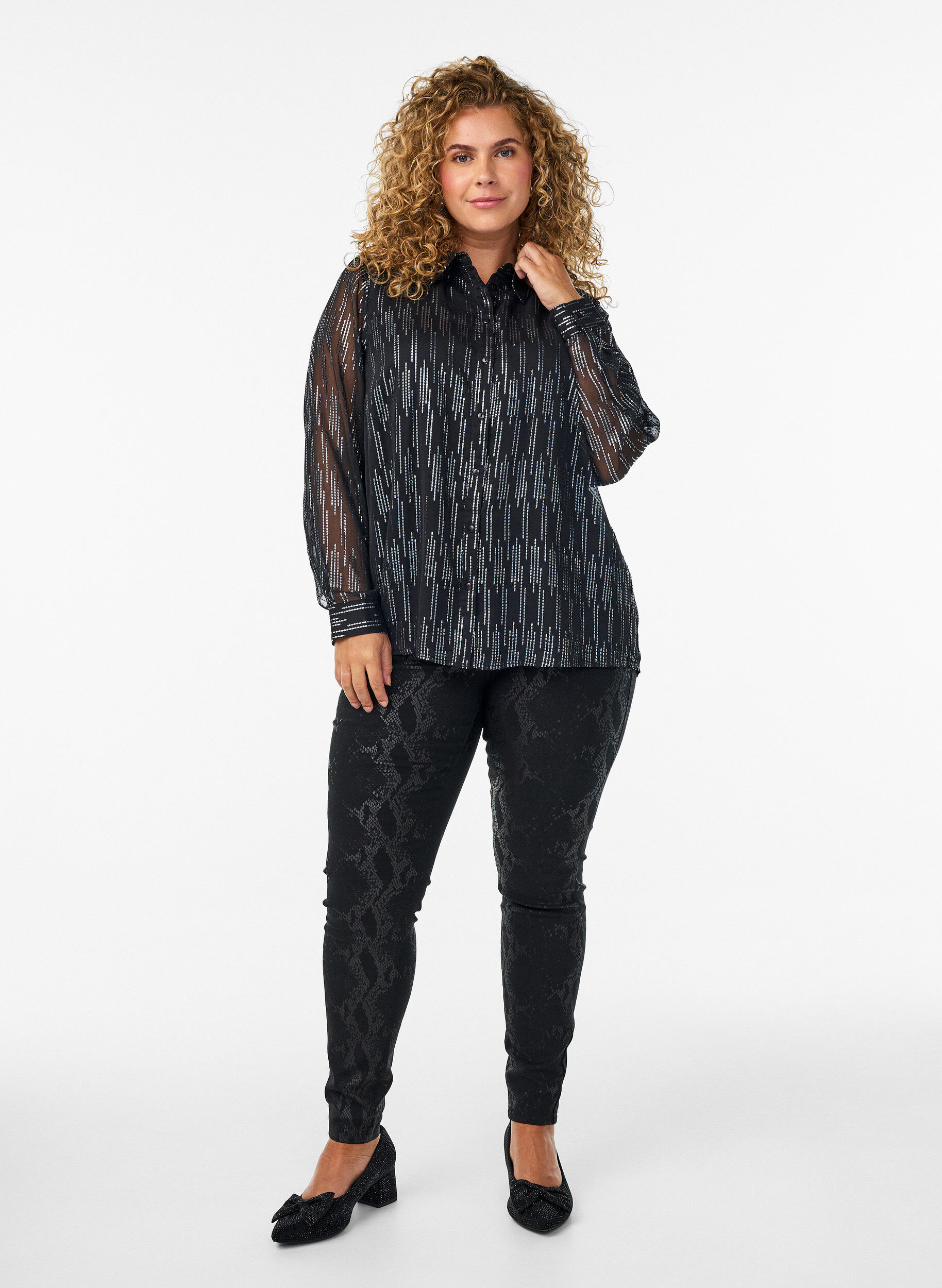 Zizzi Chemise &agrave; motif paillet&eacute;, Noir, Model image number 1