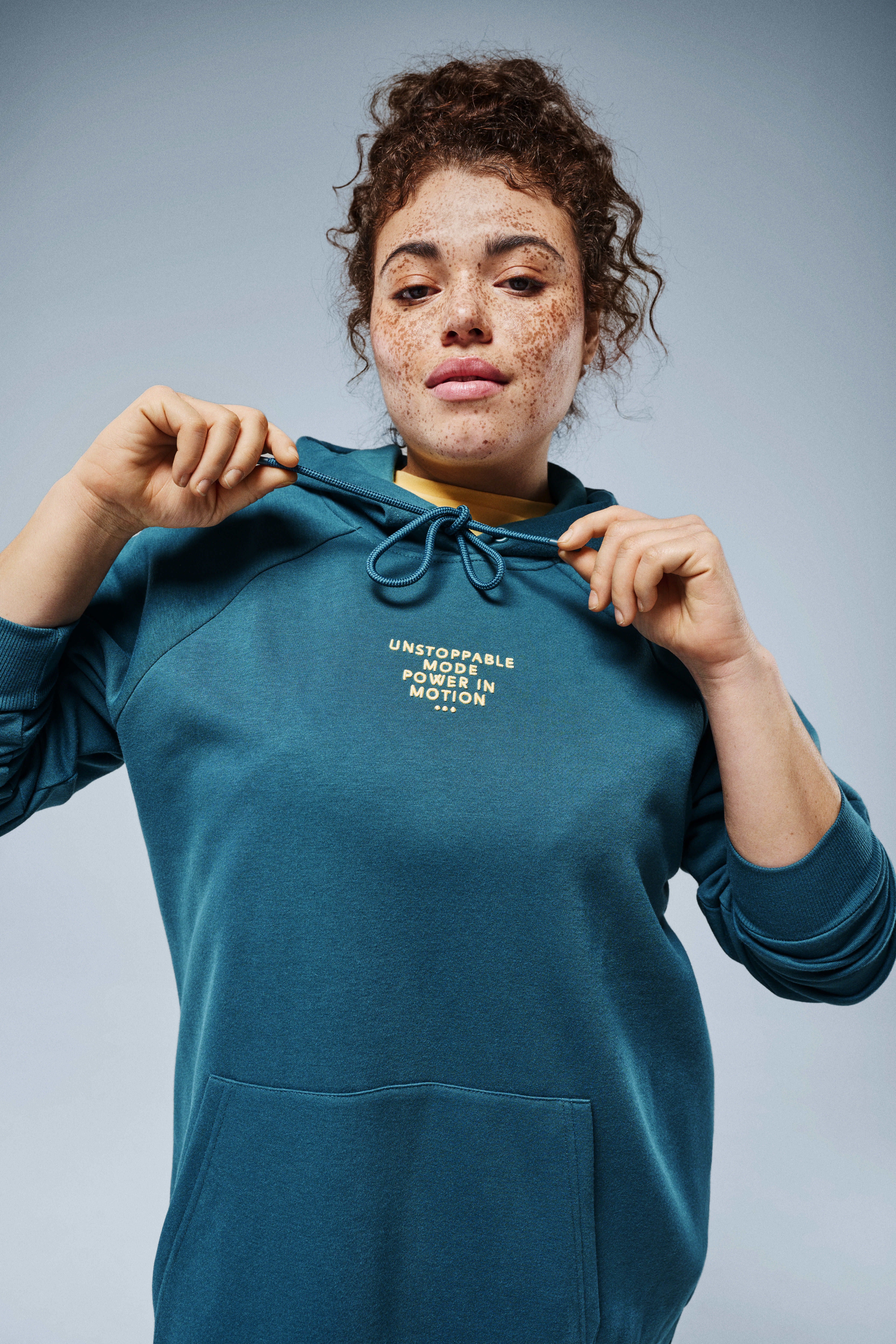 ZizziT-shirt en hoodie, , Model