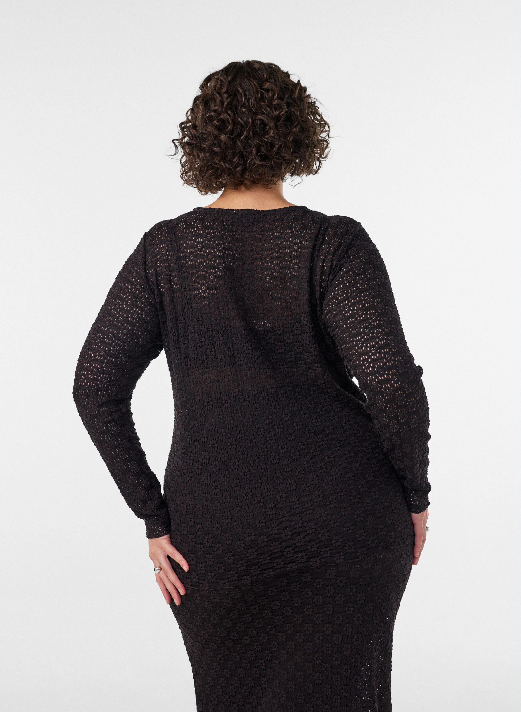 ZizziBlouse avec motif &agrave; &oelig;illets et manches longues, Noir, Model image number 2