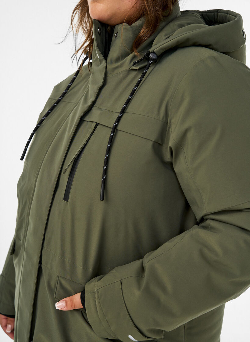 Parka d&eacute;perlante avec capuche et d&eacute;tails fonctionnels, Vert, Model image number 3