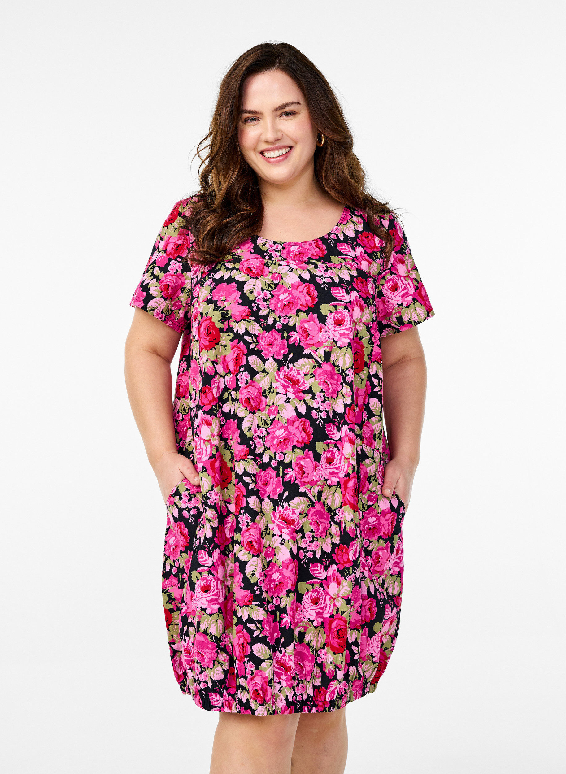 Katoenen jurk met korte mouwen en print, Zwart, Model