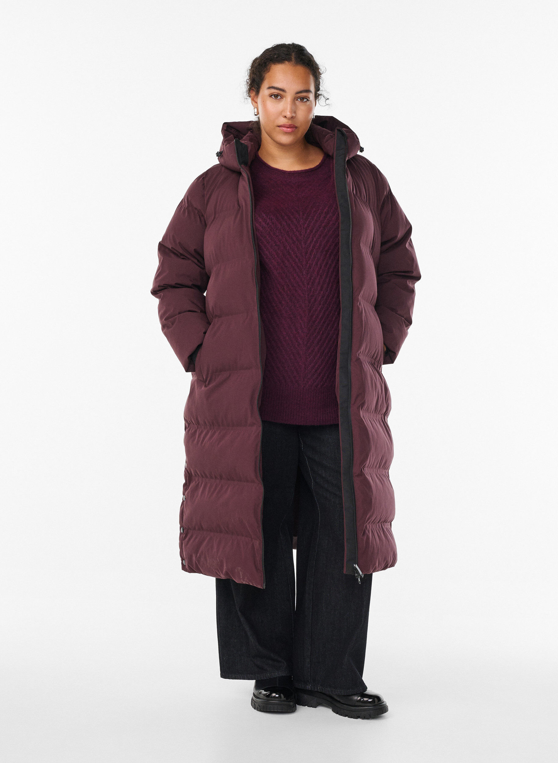 Manteau d'hiver long et matelass&eacute; avec capuche, Bordeaux fonc&eacute;, Model