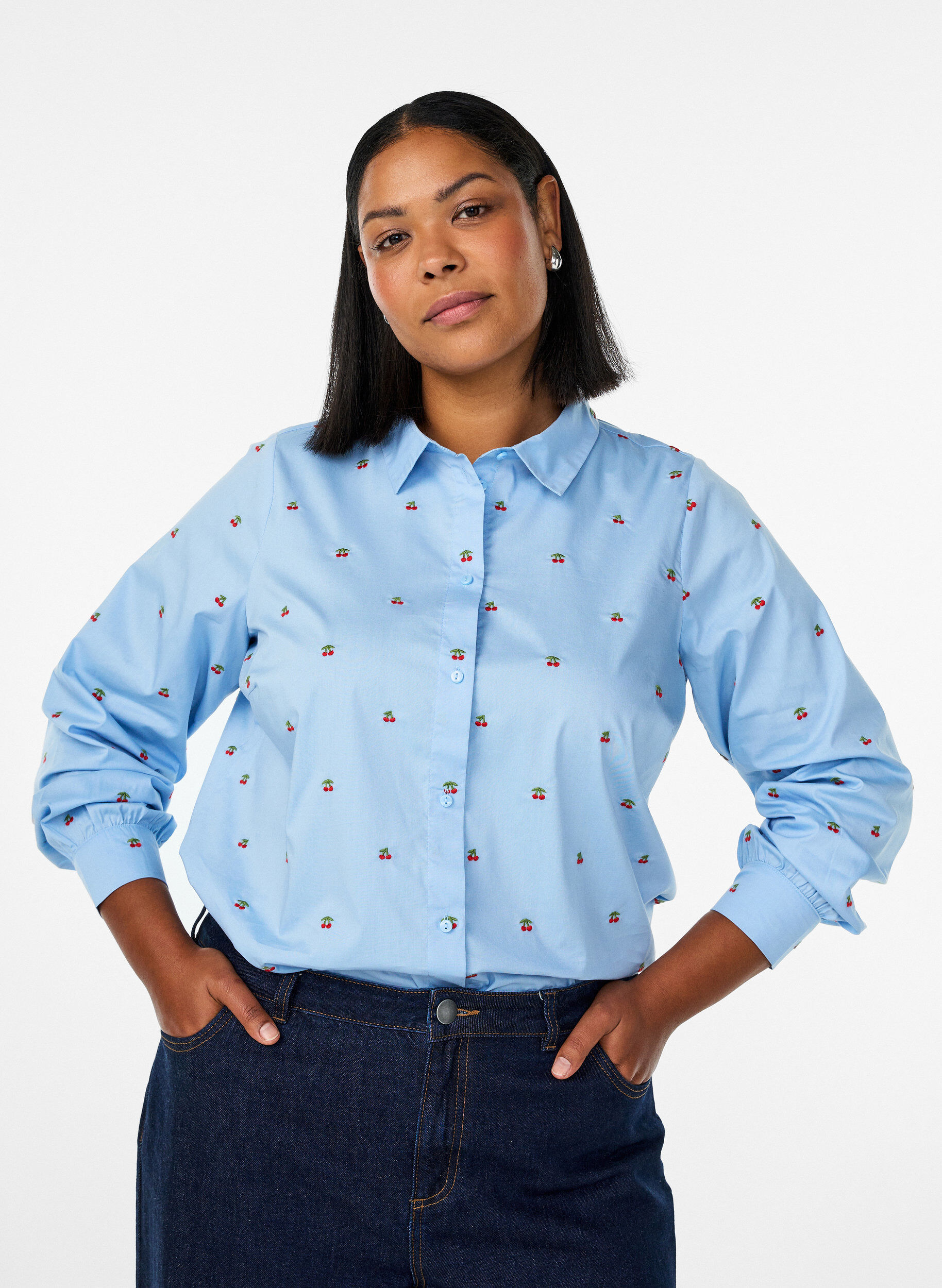 ZizziOverhemdbluse met geborduurde kersjes, Blauw, Model image number 0