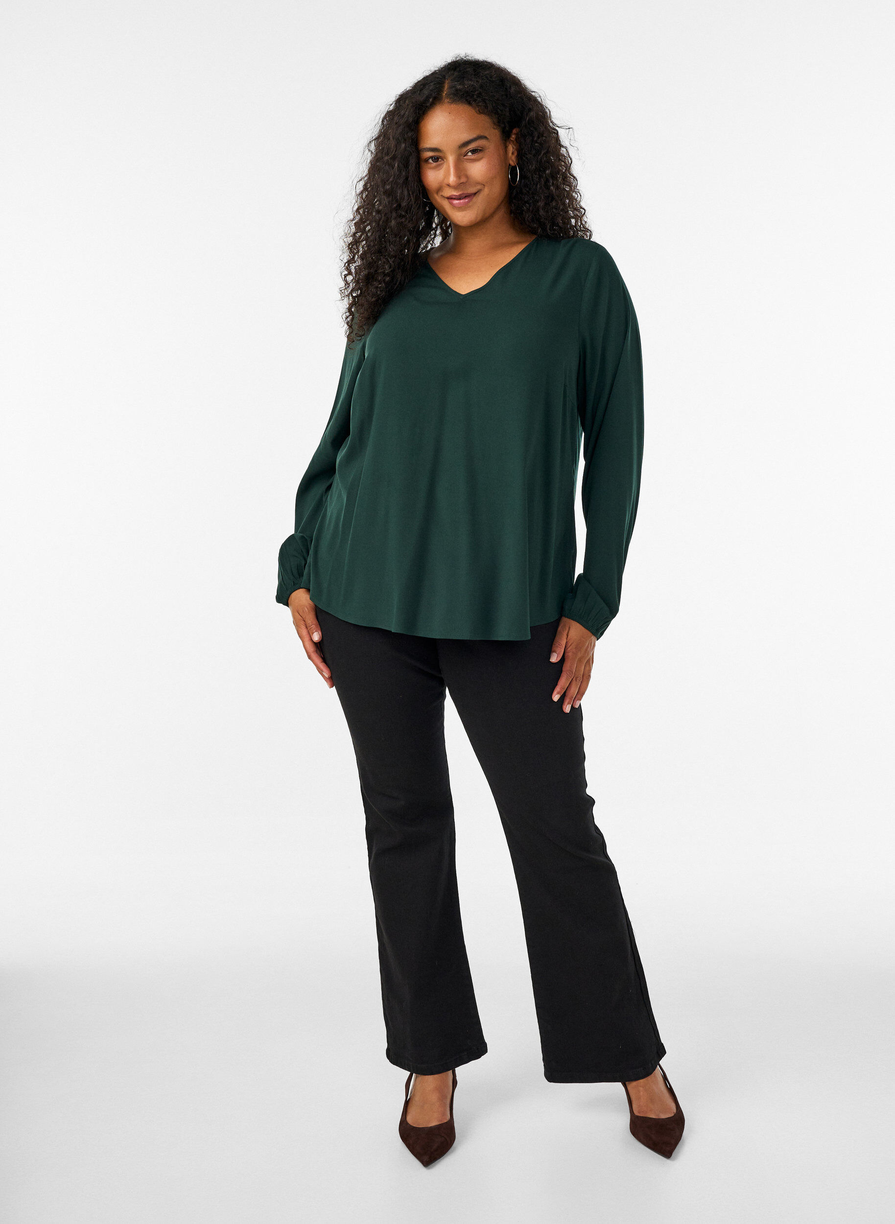 ZizziViscose blouse met V-hals en afgeronde zoom, Groen, Model image number 1