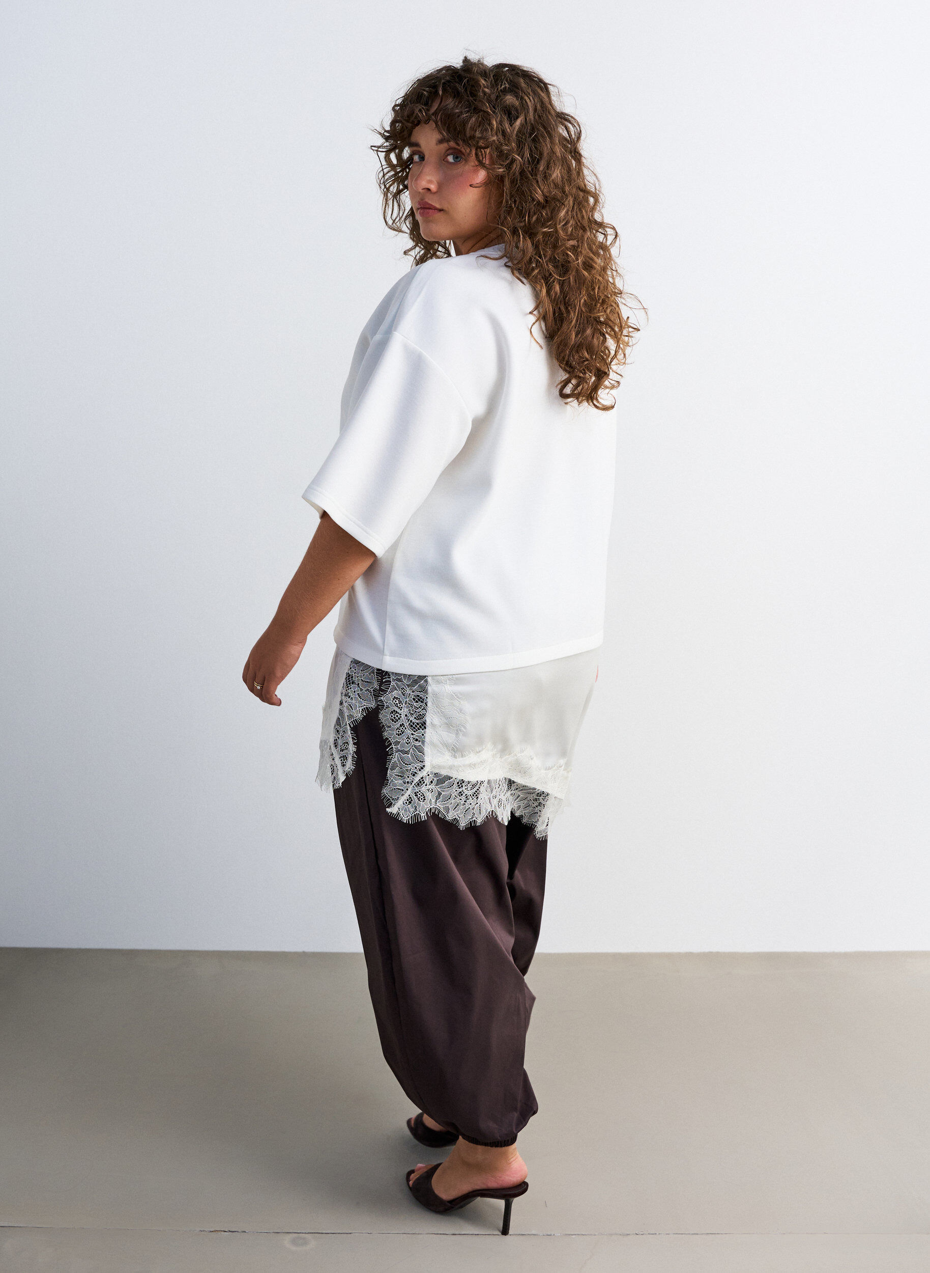 ZizziJersey blouse met gelaagde look en kant, Vanille, Model image number 1