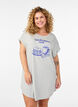 Chemise de nuit &agrave; manches courtes avec imprim&eacute; texte, Gris, Model image number 0