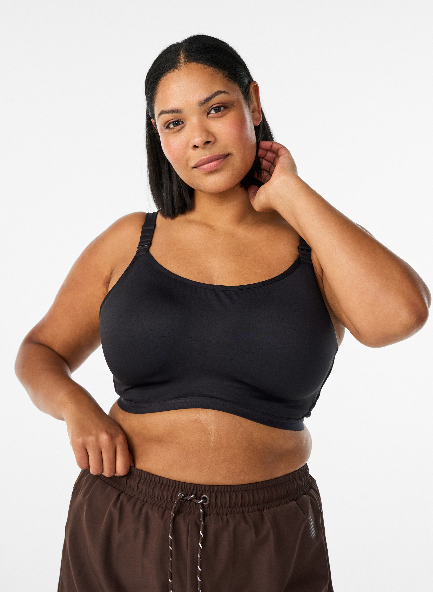 Sportbeha met hoge ondersteuning, beugels en gewatteerde bandjes, Zwart, Model