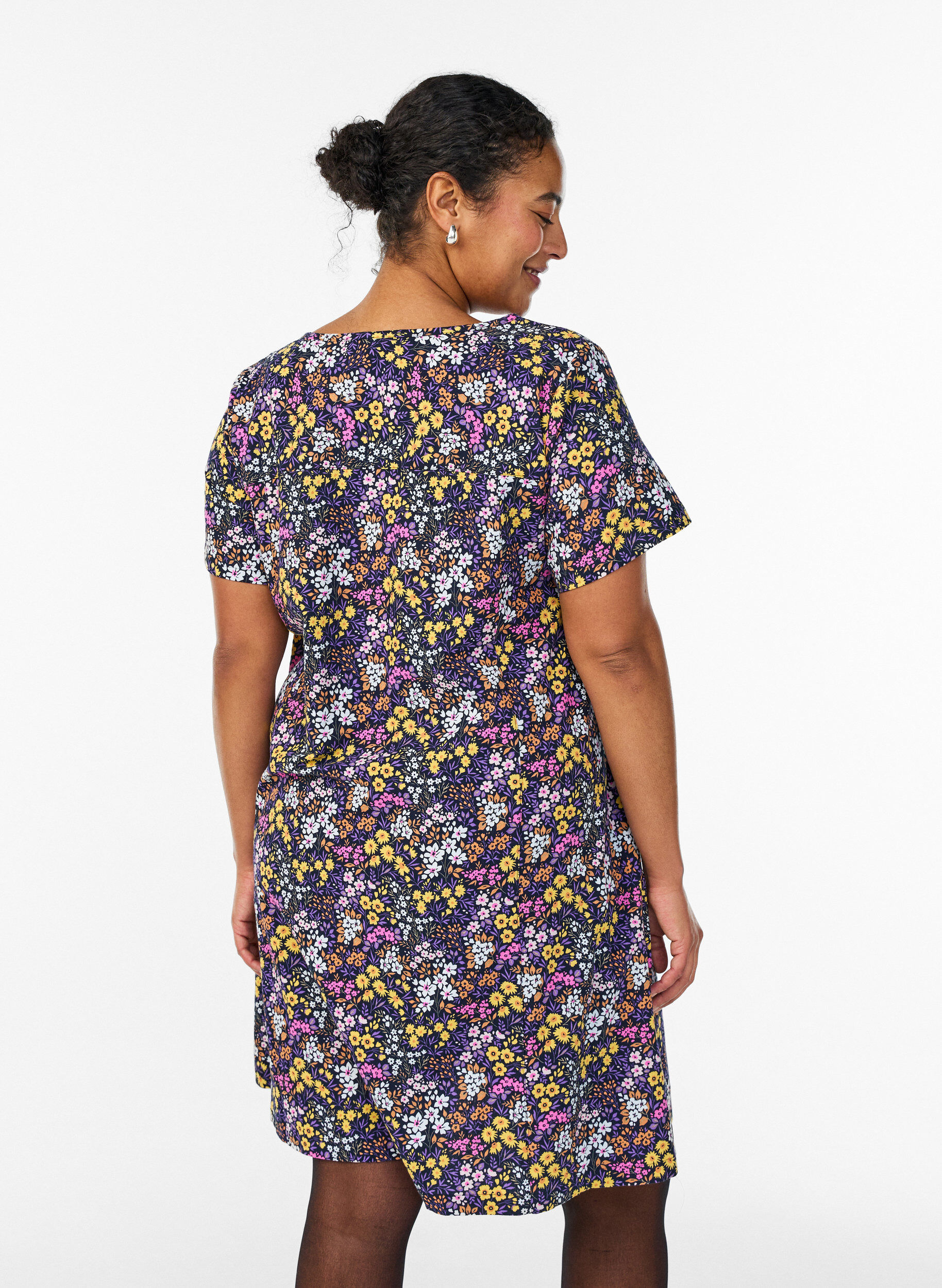 Zizzi Robe courte &eacute;vas&eacute;e &agrave; imprim&eacute; floral, Bleu, Model image number 2
