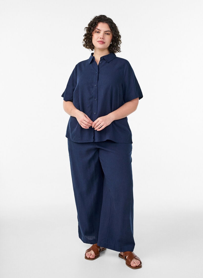 Pantalon large en lin et viscose, Bleu, Model image number 0