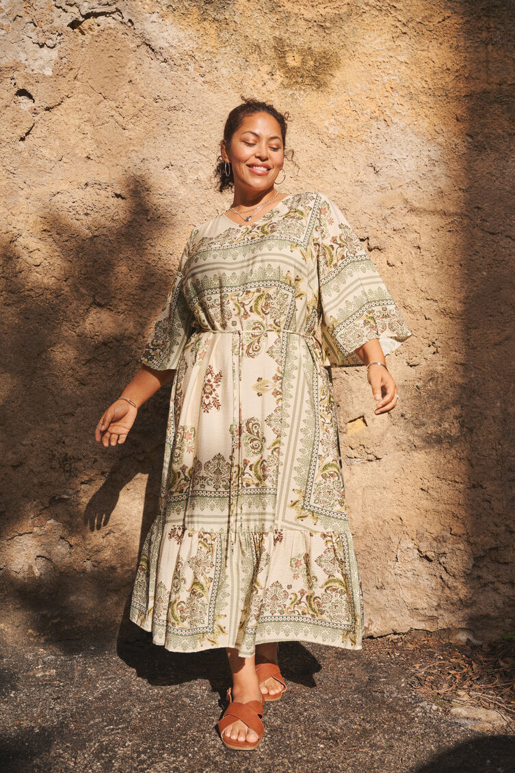 Patroonjurk in groentinten, , Model