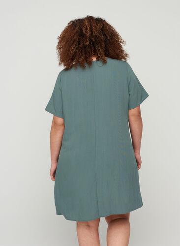 Robe, Balsam Green, Model image number 1