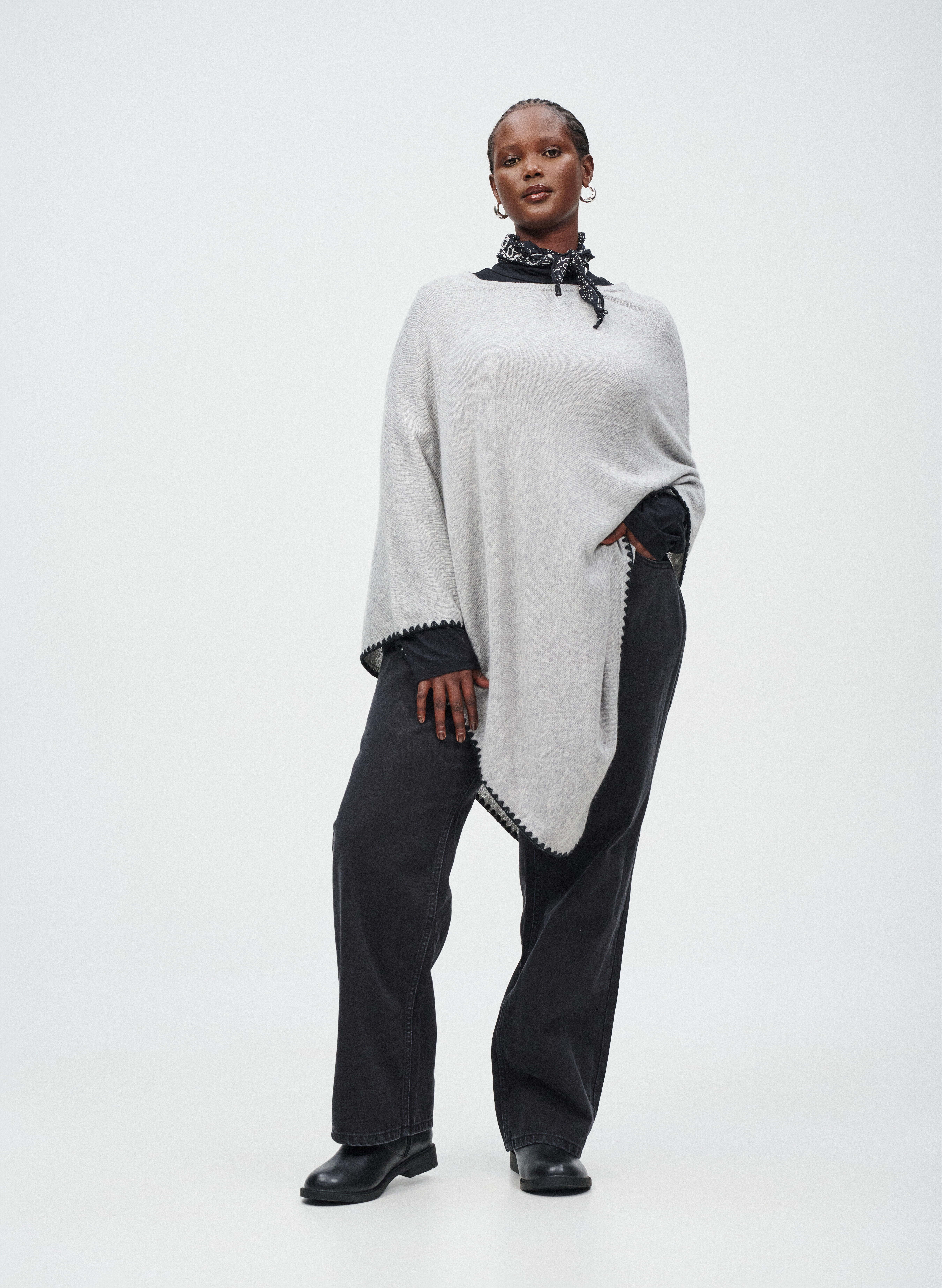 Zizzi Poncho, , Model