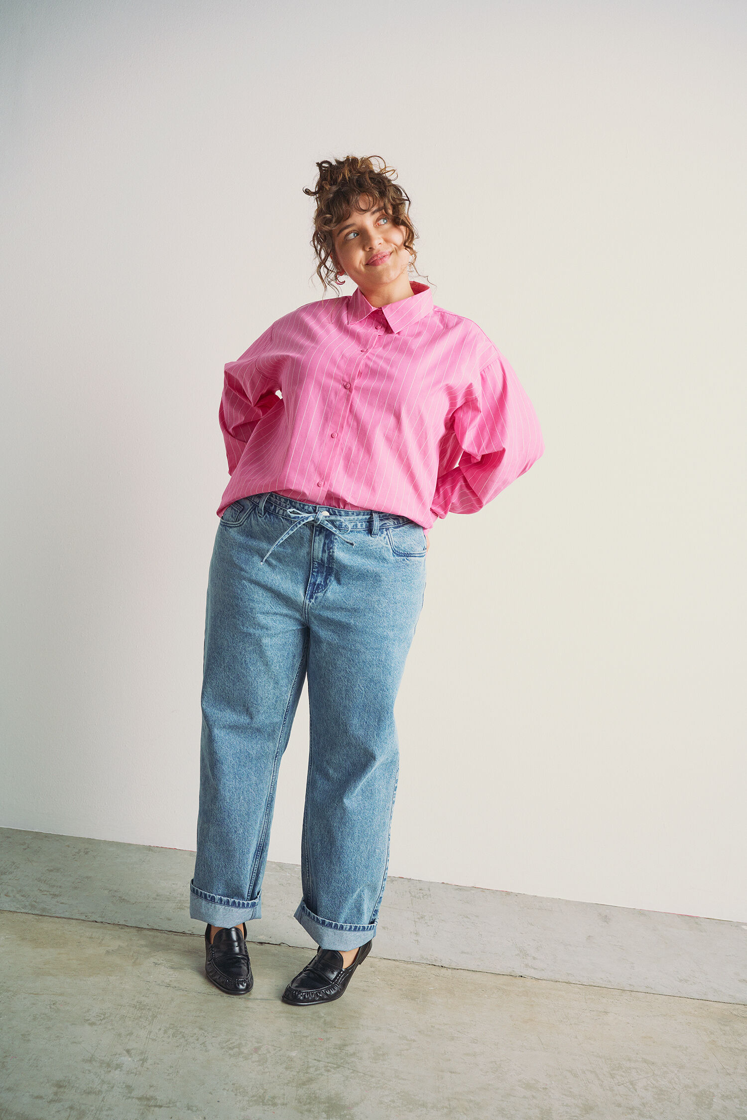 Shirt met strikdetail op de rug, , Model