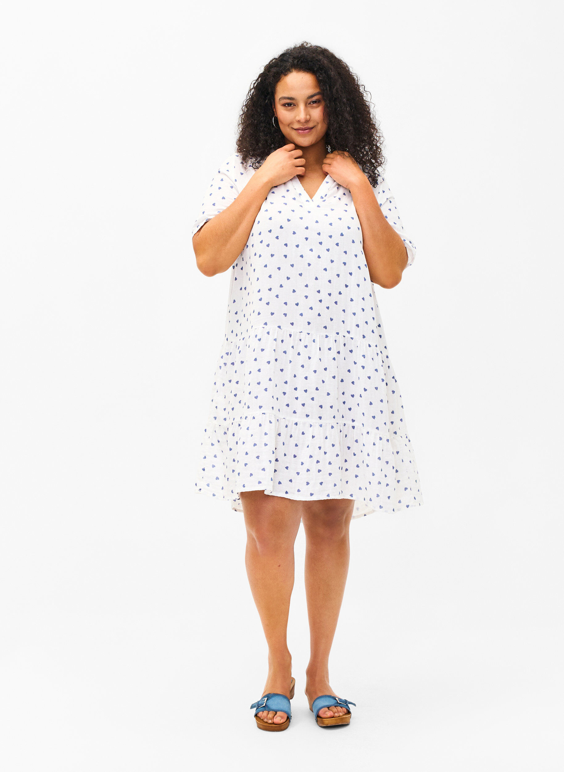 Zizzi Robe en coton avec imprim&eacute; c&oelig;ur, Bright White Heart, Model image number 2