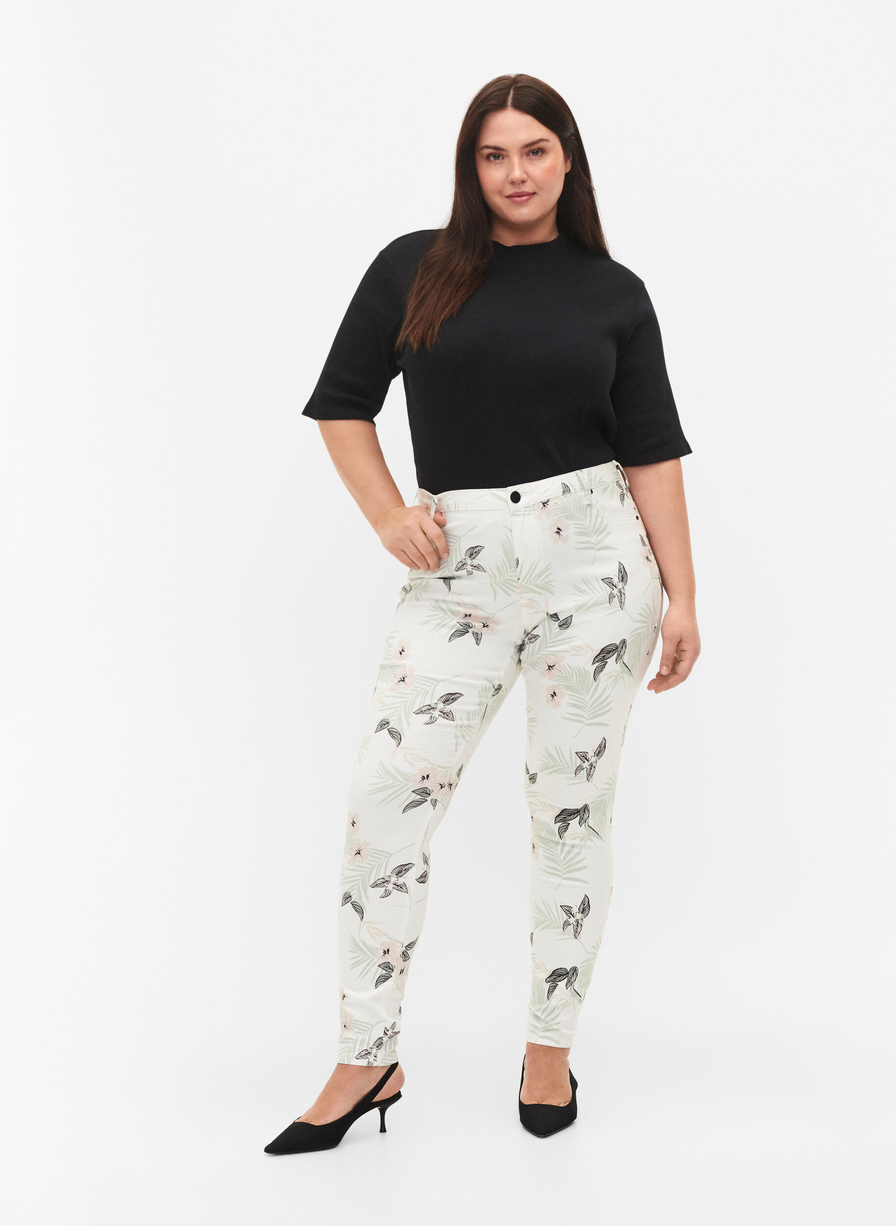 ZizziAmy jeans met hoge taille en bloemenprint, White Flower AOP L78, Model image number 0