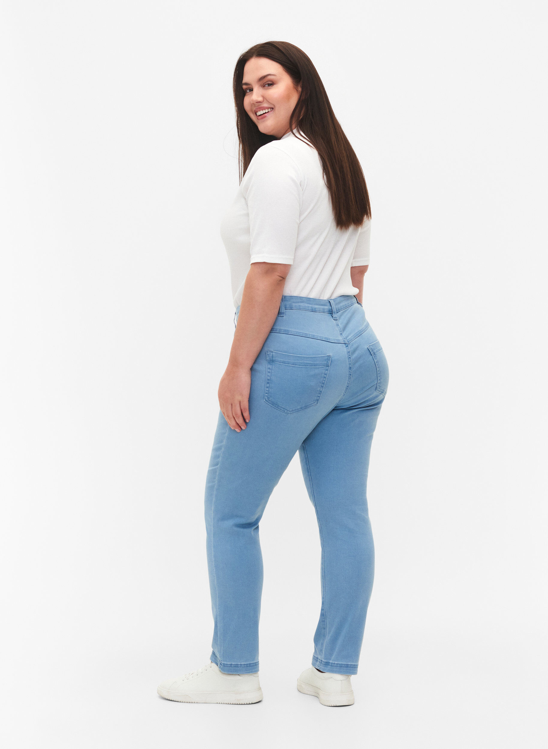 ZizziJeans Emily Slim fit &agrave; taille r&eacute;guli&egrave;re, Bleu Clair, Model image number 1