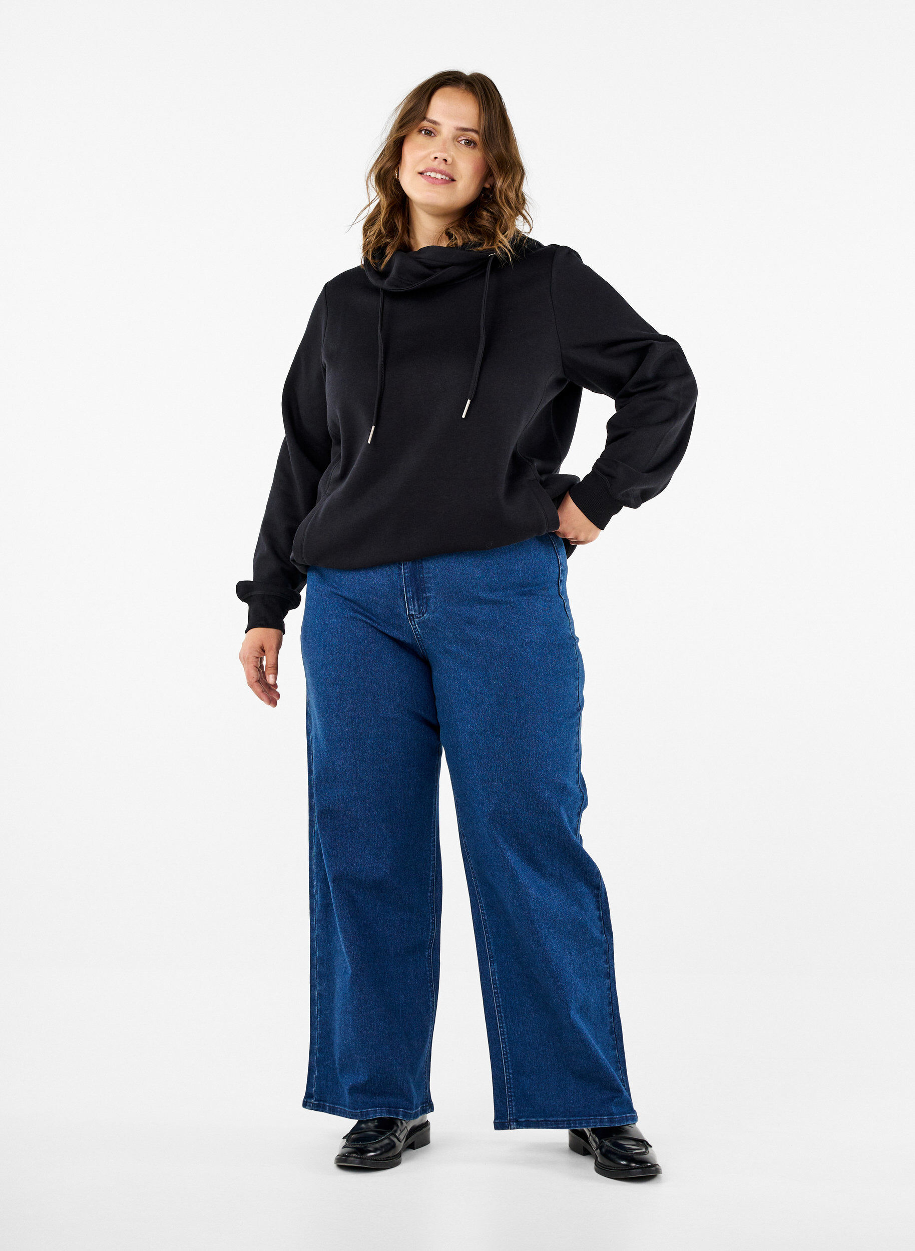 Jean large, Bleu, Model