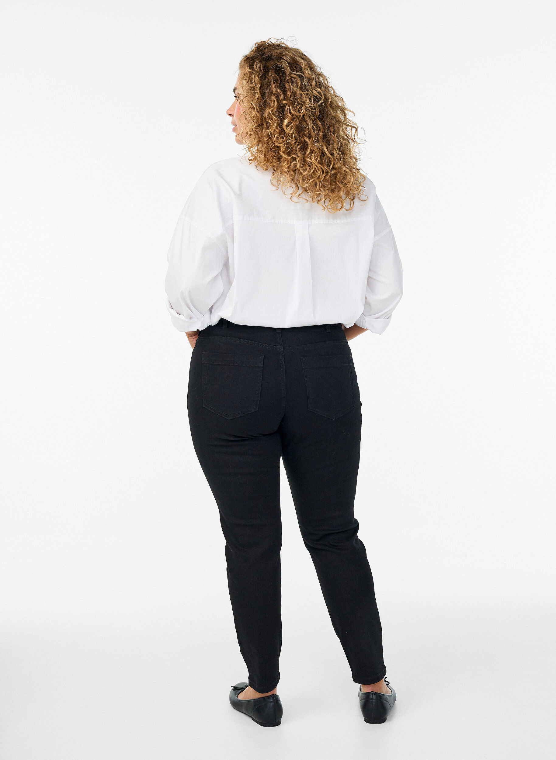ZizziSlim-fit Emily jeans met normale taille, Zwart, Model image number 1