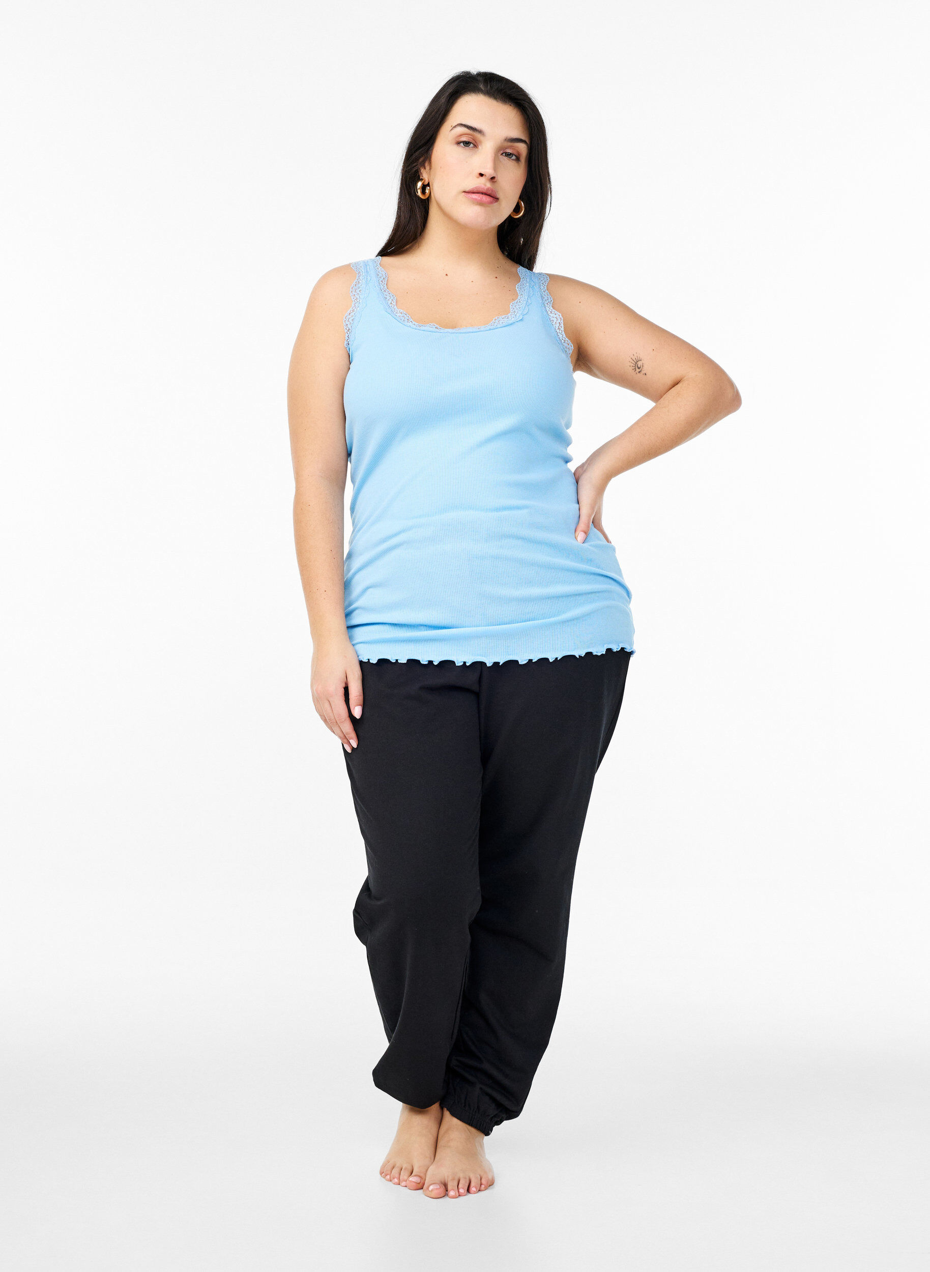 ZizziTop avec finitions en dentelle, Bleu Clair, Model image number 1