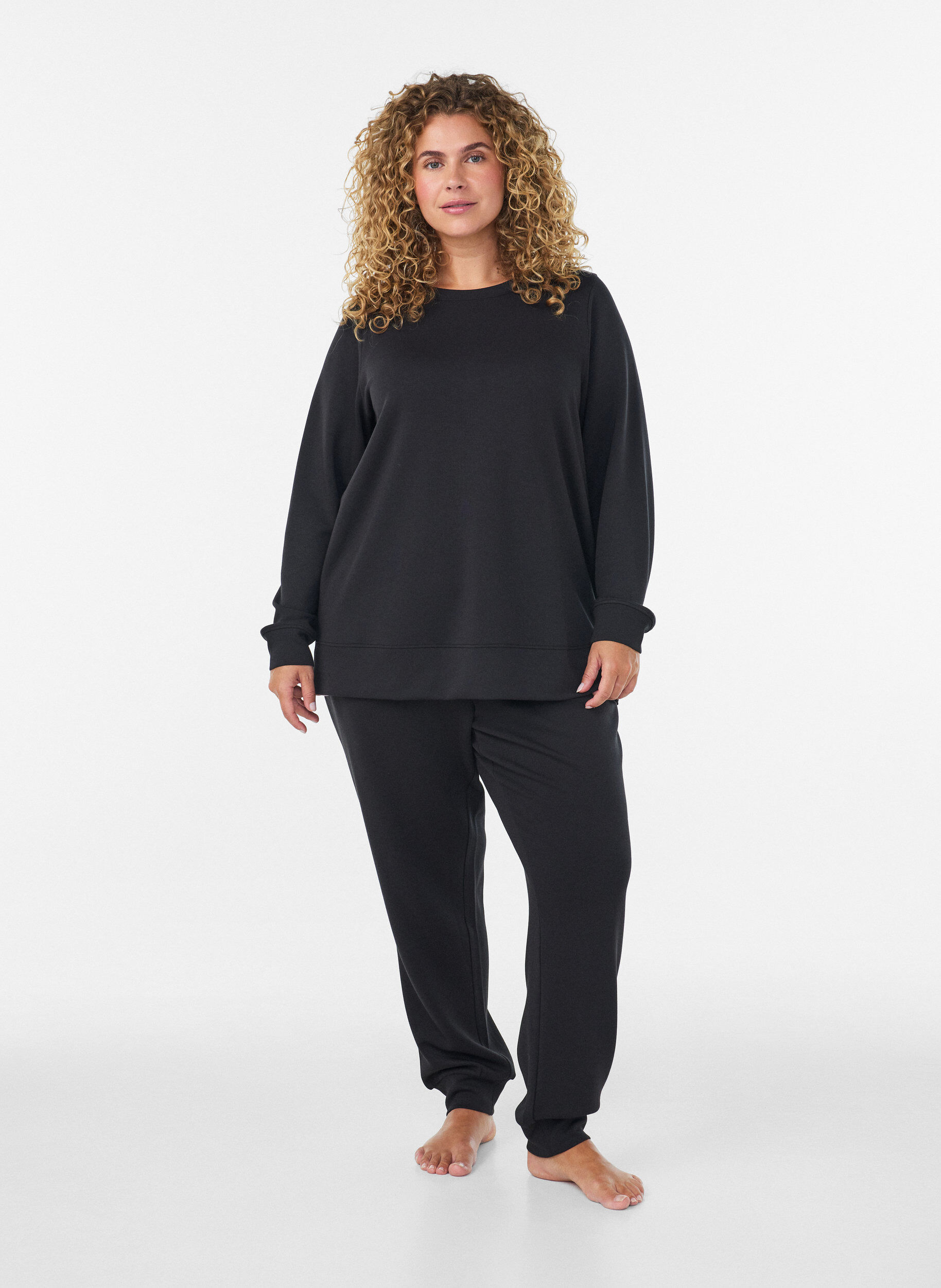 ZizziBlouse en jersey &agrave; manches longues et col rond, Noir, Model image number 1