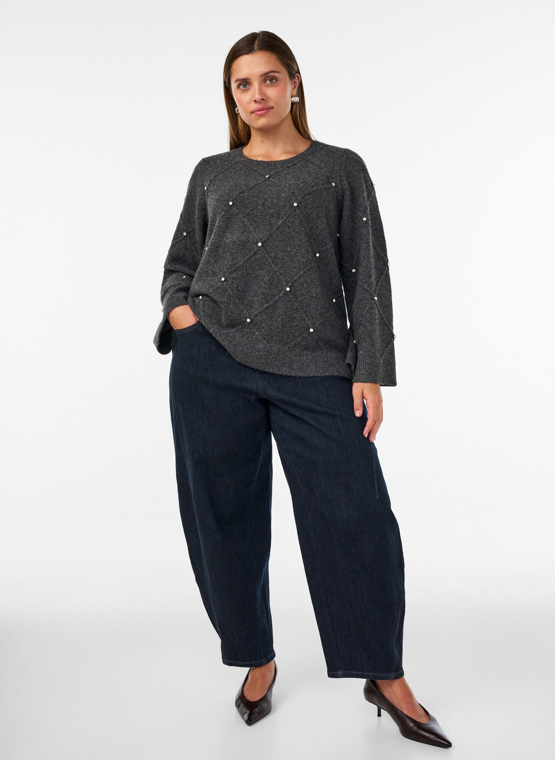 ZizziGebreide blouse met strassteentjes en ruitpatroon, Grijs, Model image number 1