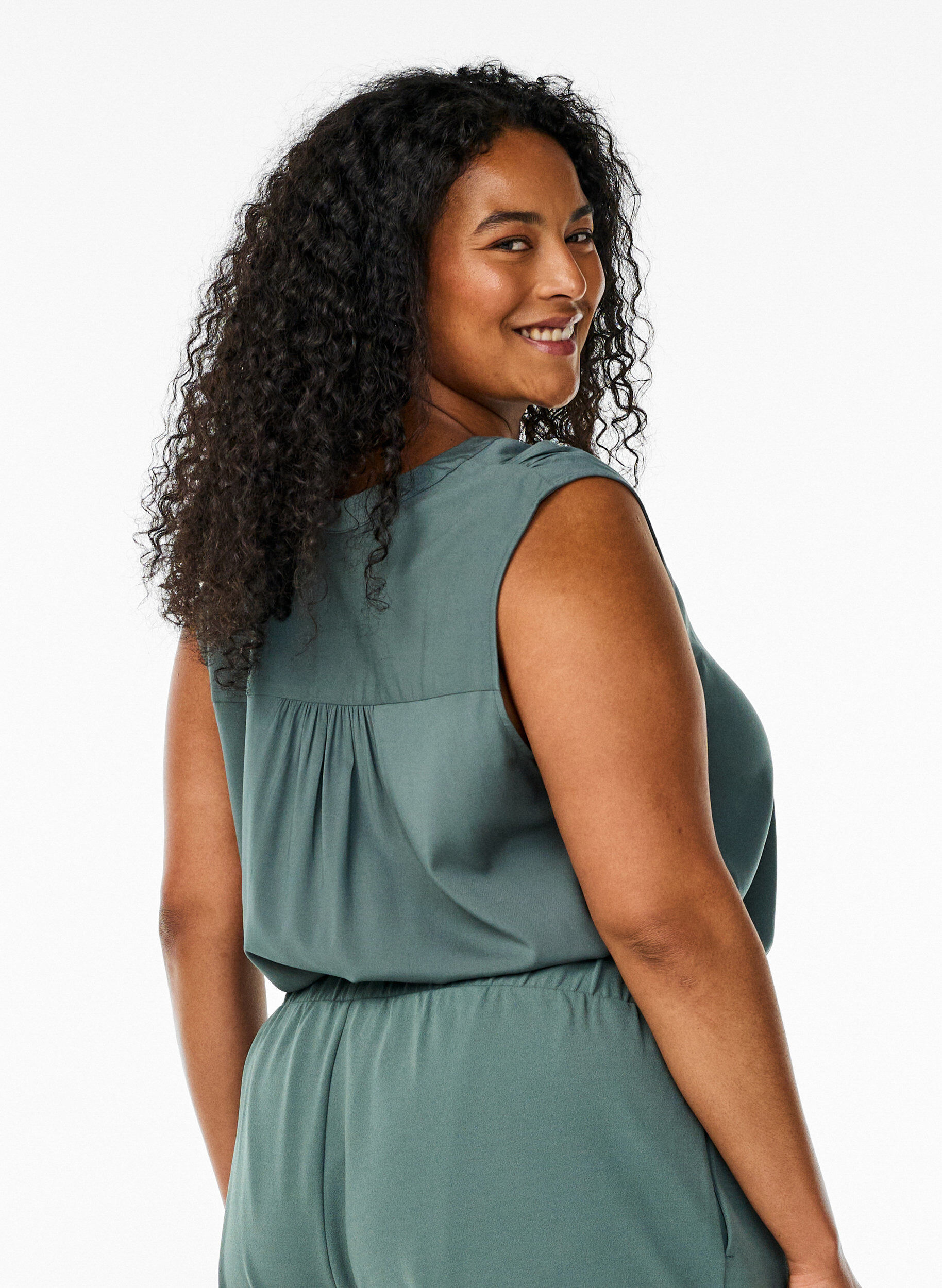 Zizzi FLASH - Chemisier en viscose sans manches, Vert fonc&eacute;, Model image number 2