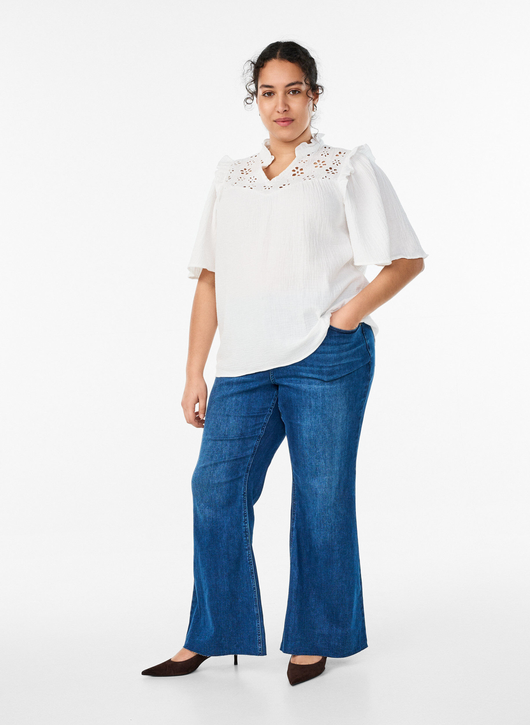 Zizzi Blouse en mousseline de coton avec broderie anglaise et manches 1/2, Blanc, Model image number 1