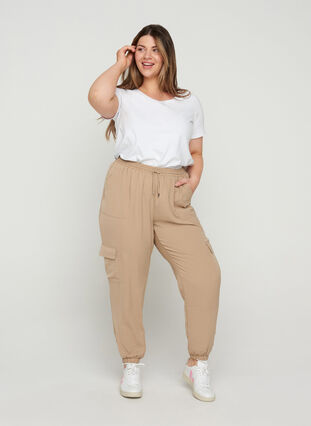 Pantalon ample avec de grandes poches, Nomad, Model image number 0