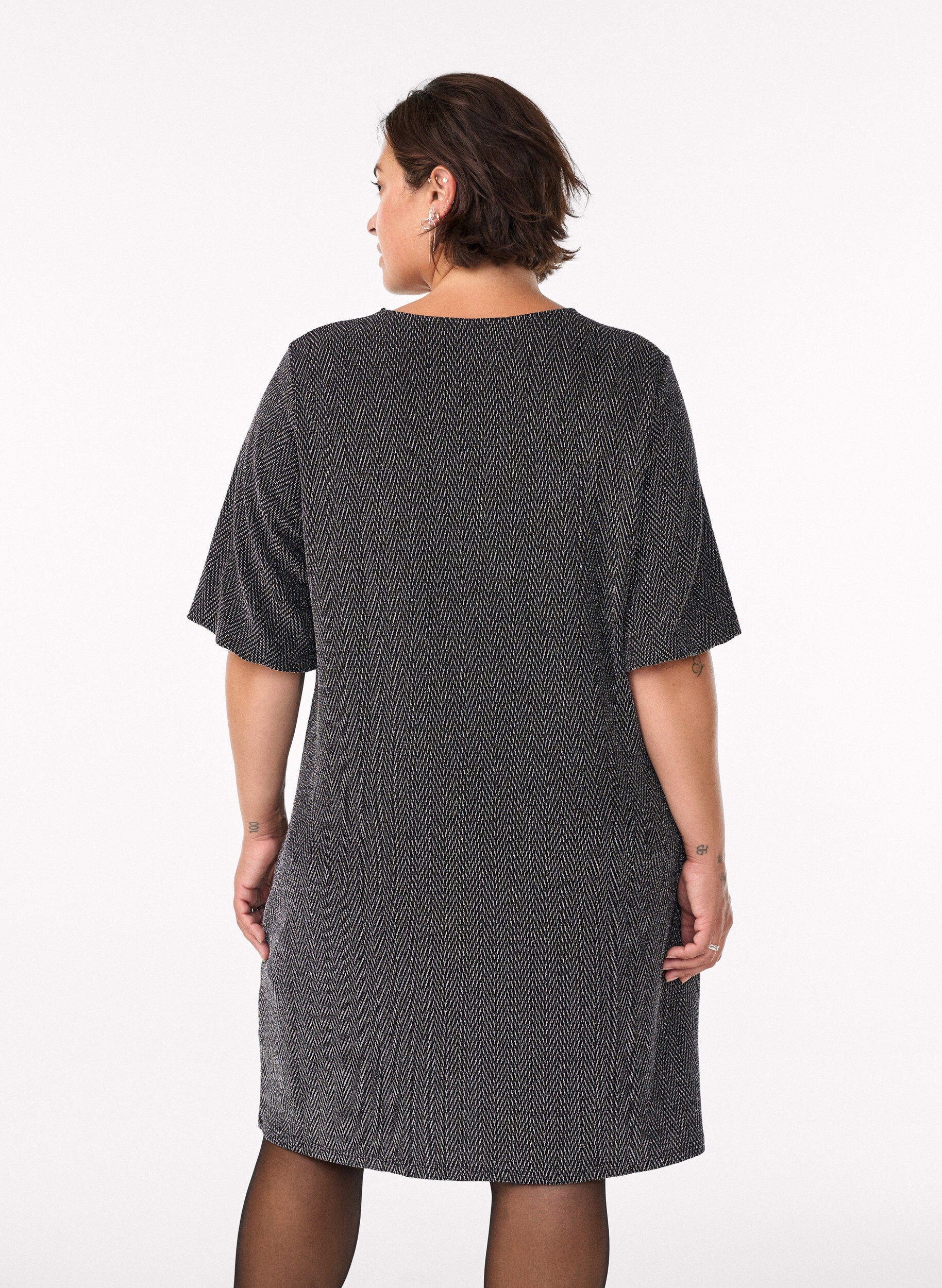 Zizzi Robe courte &agrave; motif paillet&eacute;, Noir, Model image number 2