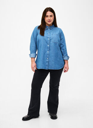 Chemise en jean florale avec une poche de poitrine, Light Blue Denim, Model image number 2