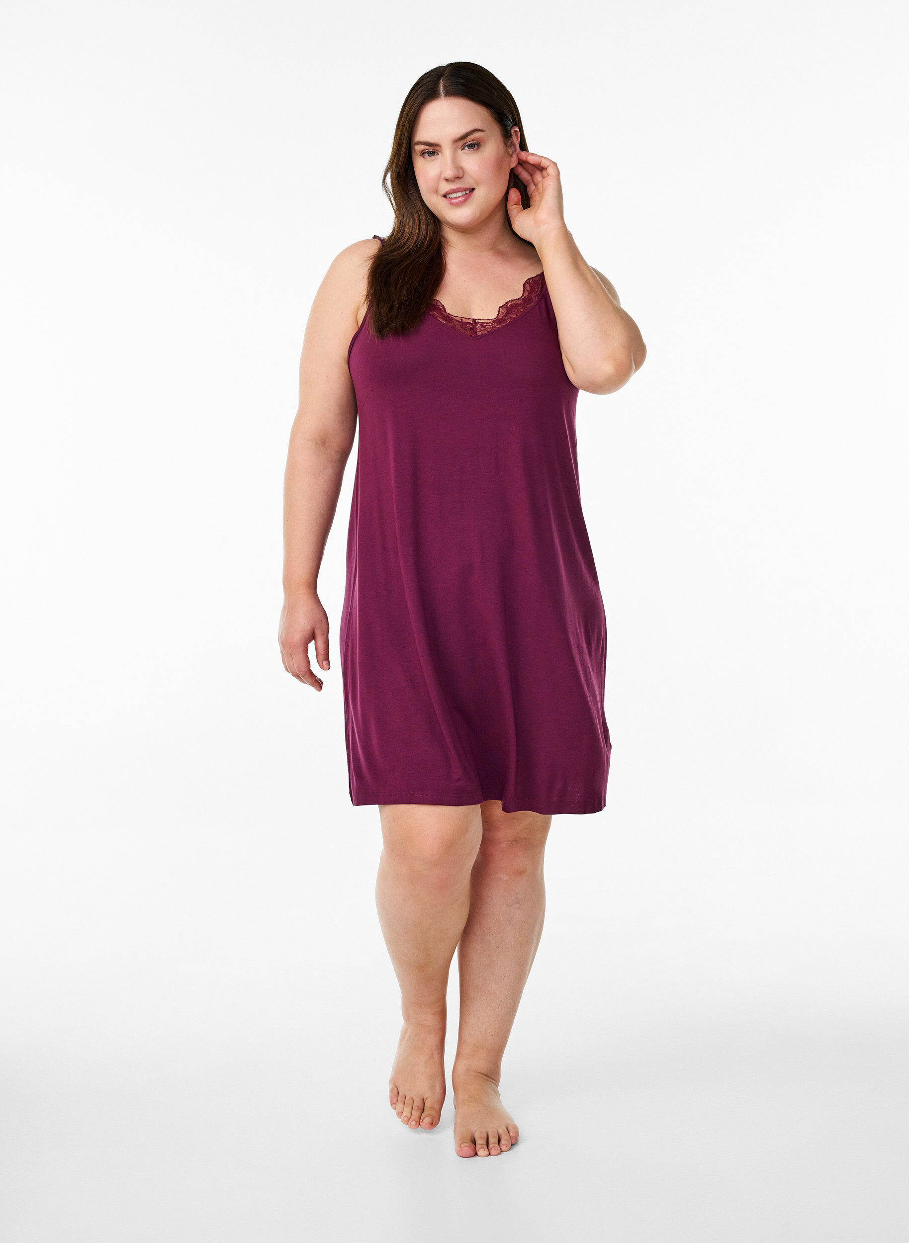 ZizziChemise de nuit avec bord dentelle en viscose, Bordeaux fonc&eacute;, Model image number 1