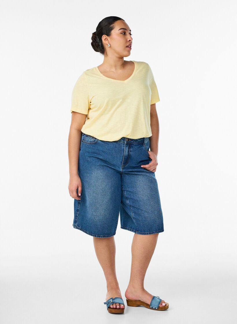 T-shirt basique &agrave; manches courtes et col en V, Jaune clair, Model image number 1