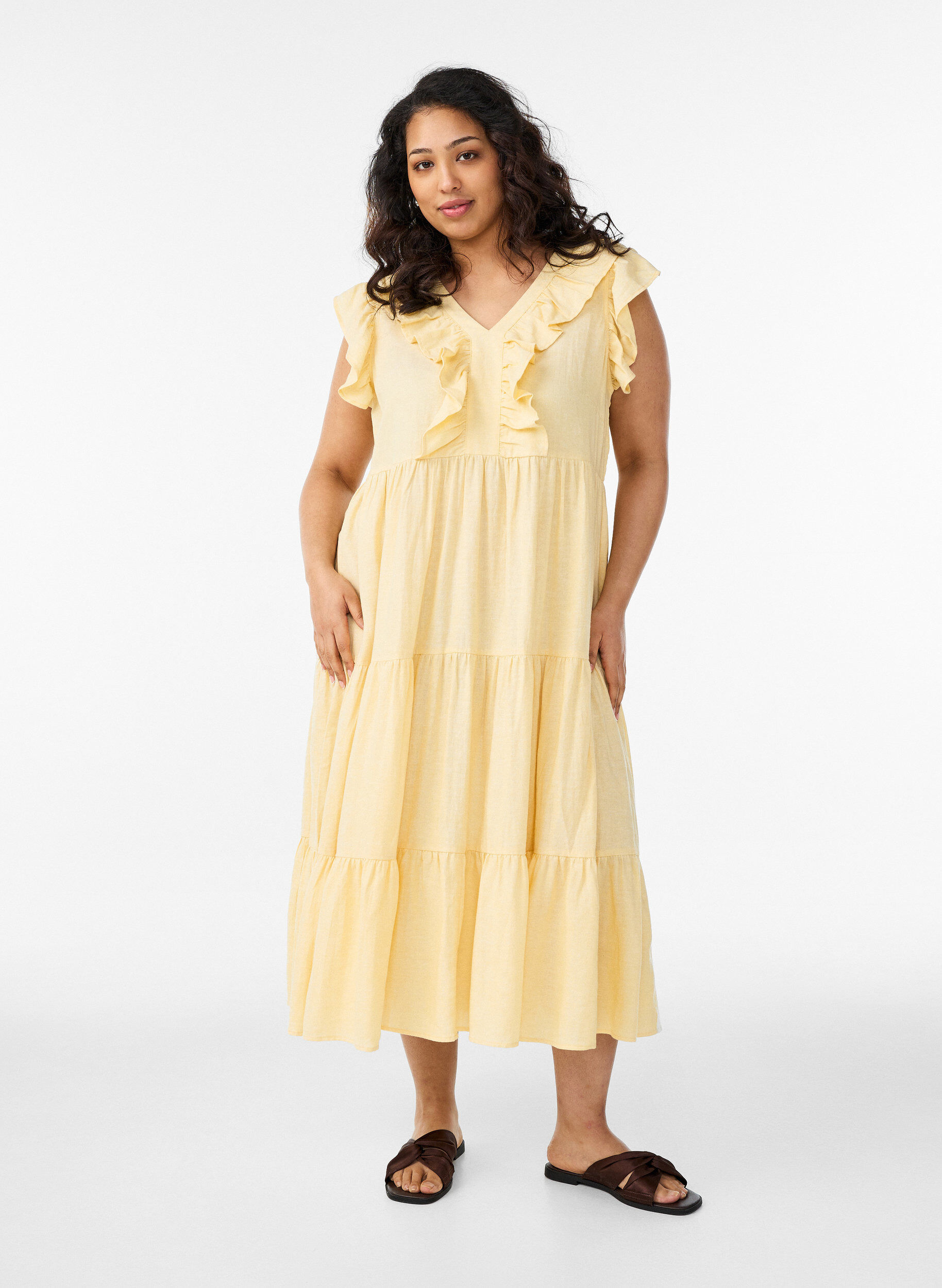 Mouwloze midi jurk in linnen en viscose met ruches, Geel, Model