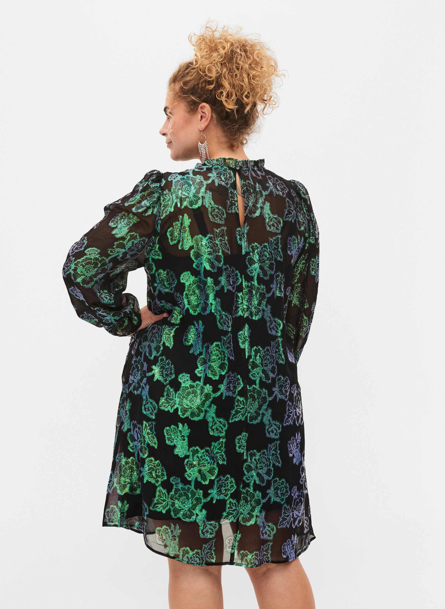 Zizzi Robe en viscose &agrave; fleurs avec structure en lurex, Black w. Green Lurex, Model image number 1