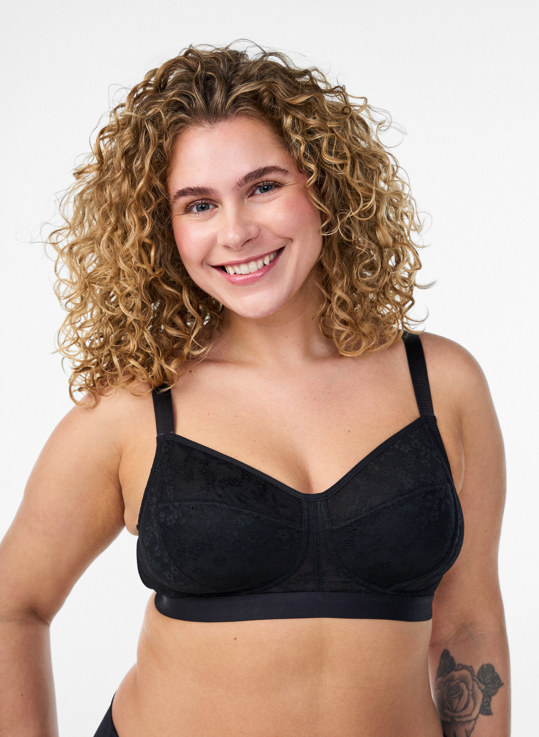 Zizzi Soutien-gorge sans armatures avec dentelle, Noir, Model image number 0