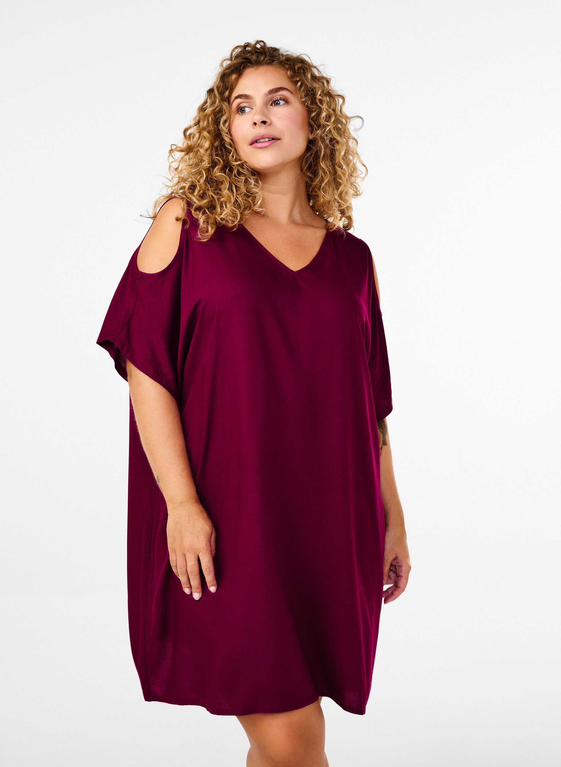 Strandjurk in viscose met schouderdetail, Rood, Model