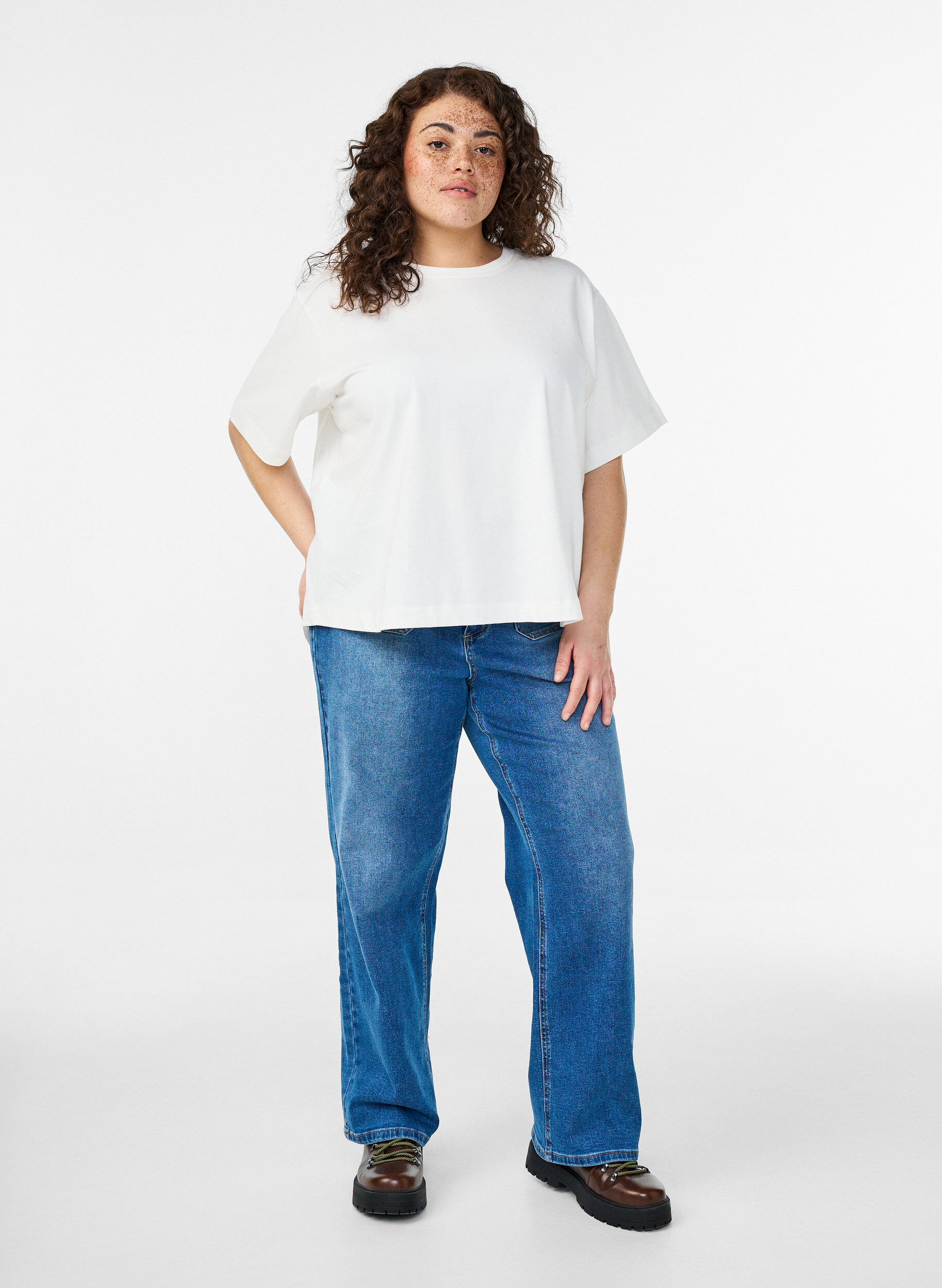 Zizzi T-shirt boxy en coton, Blanc, Model image number 1
