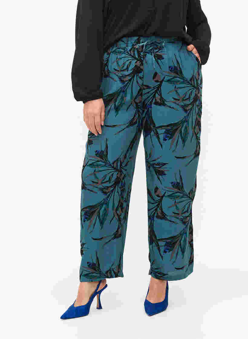 Pantalon ample en viscose avec imprimé, Sea Pine Leaf, Model image number 3