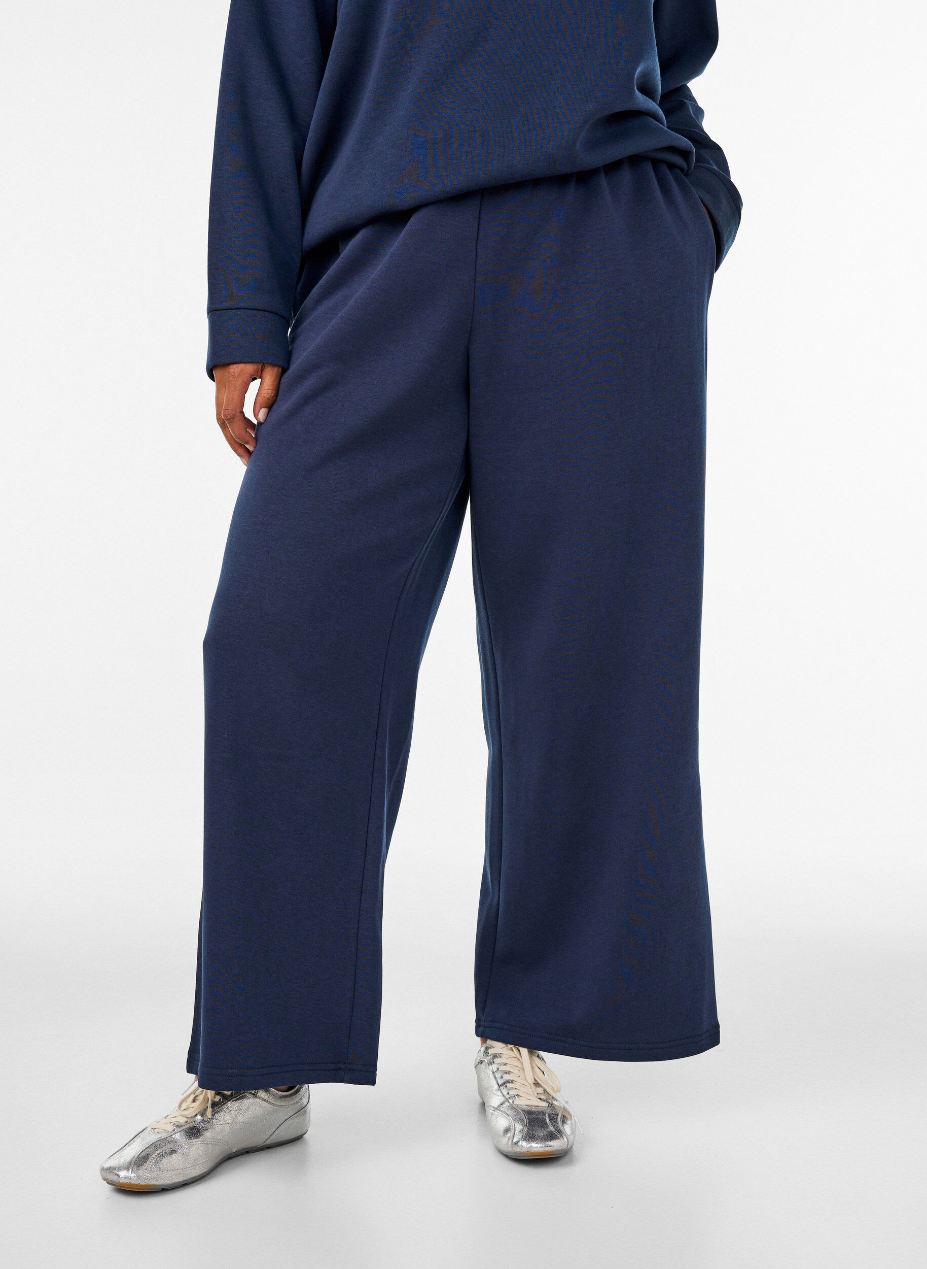 ZizziPantalon de jogging taille haute avec coupe ample, Bleu, Model image number 2