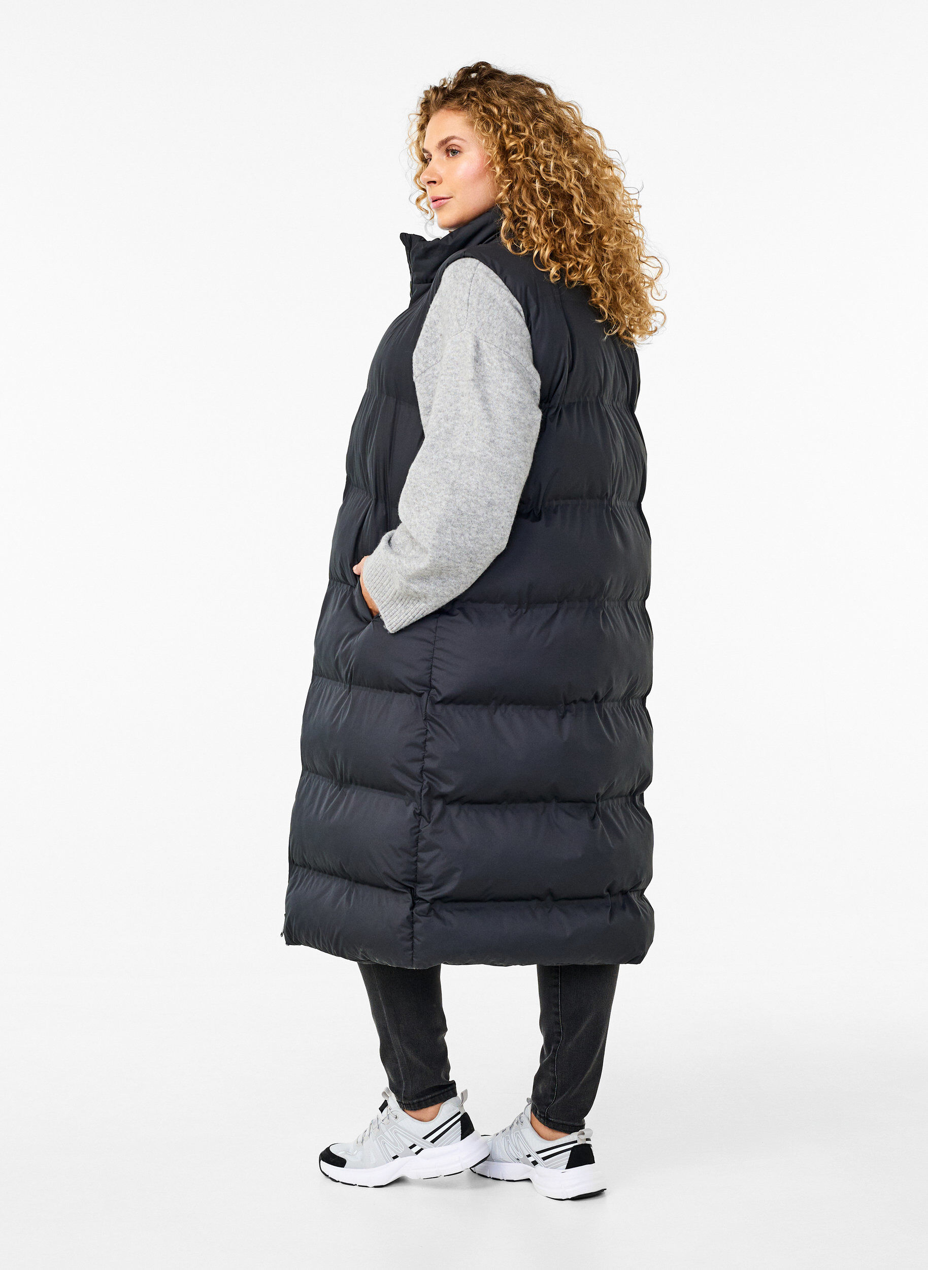 ZizziLang vest met zakken en rits in twee richtingen, Zwart, Model image number 1