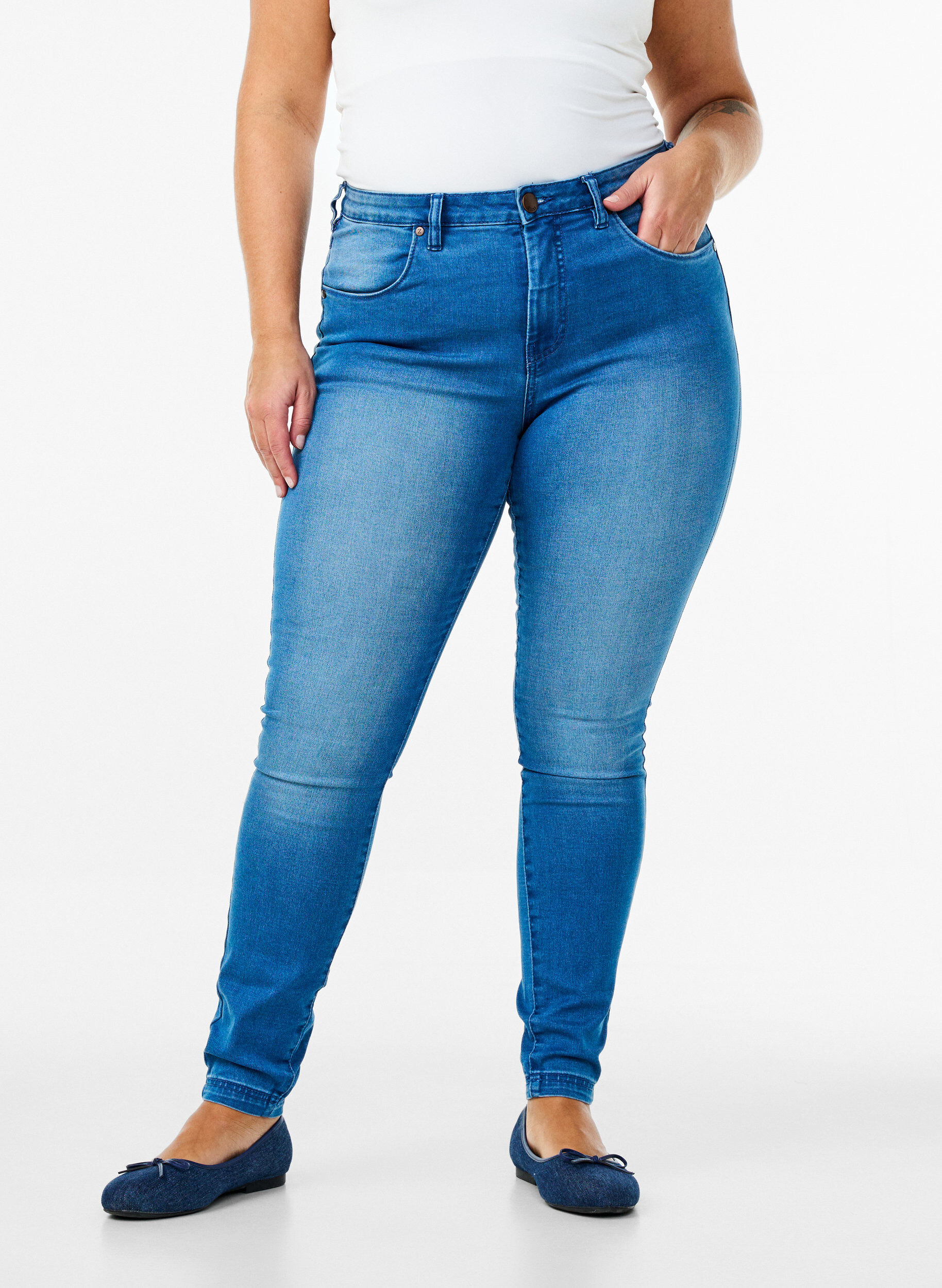 ZizziSuper slim Amy jeans met hoge taille, Light blue, Model image number 2
