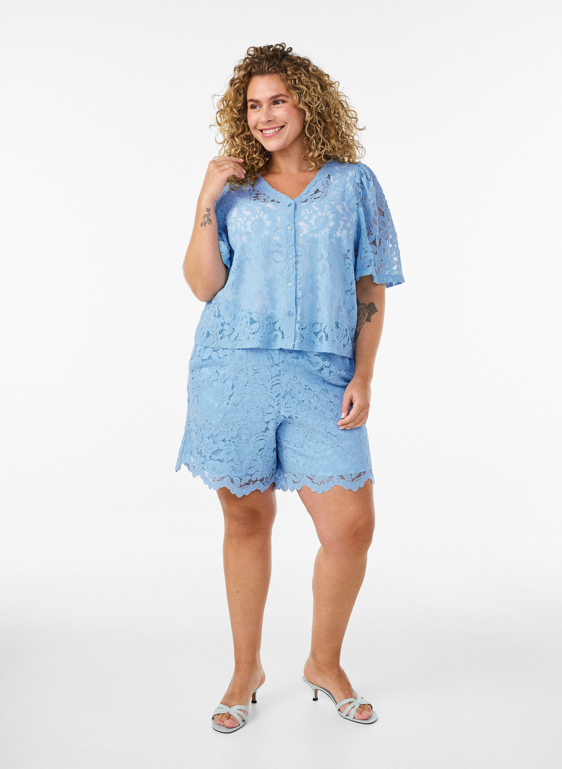 ZizziKanten blouse met korte mouwen en V-hals, Blauw, Model image number 1